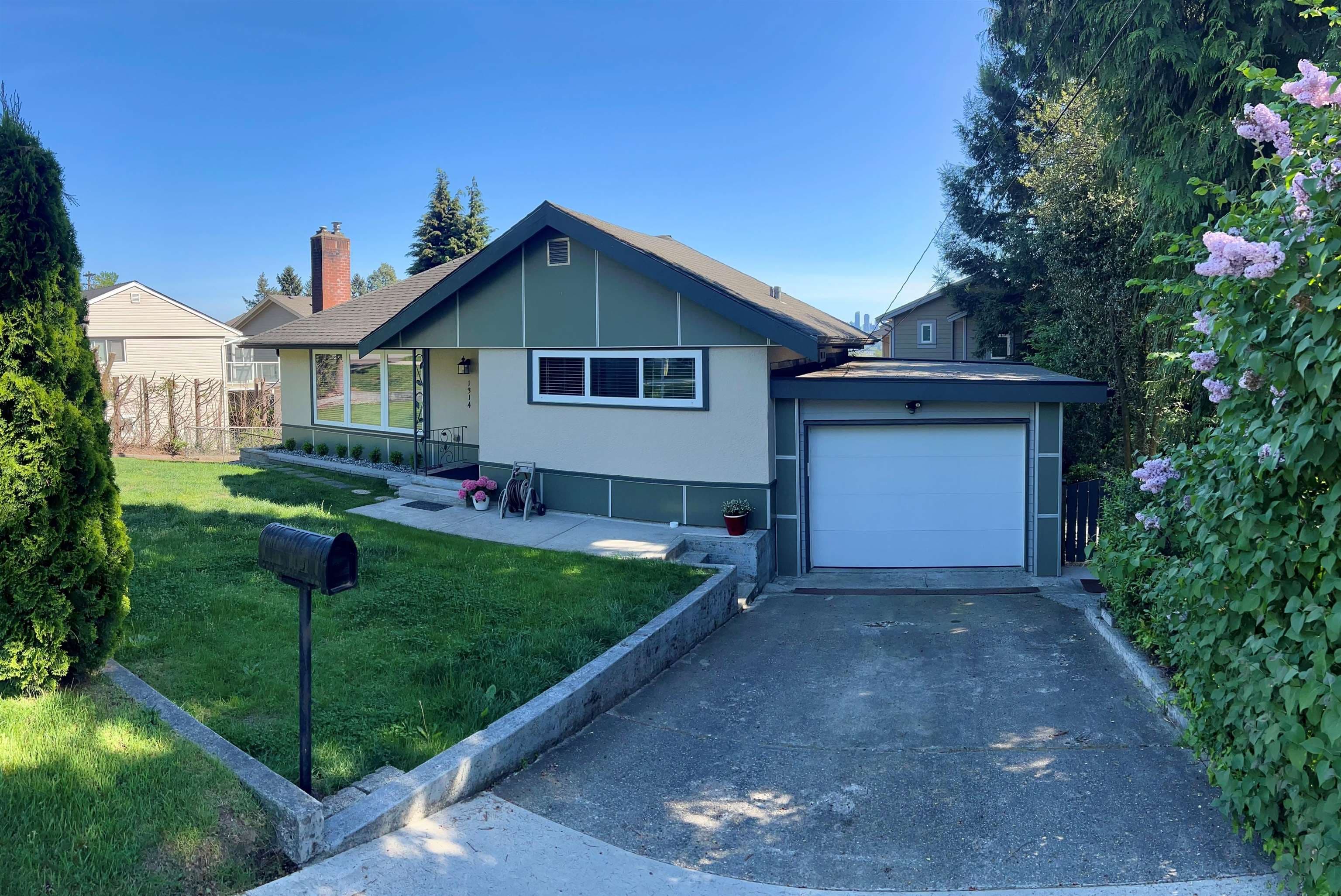 1314 Thomas Avenue, Coquitlam