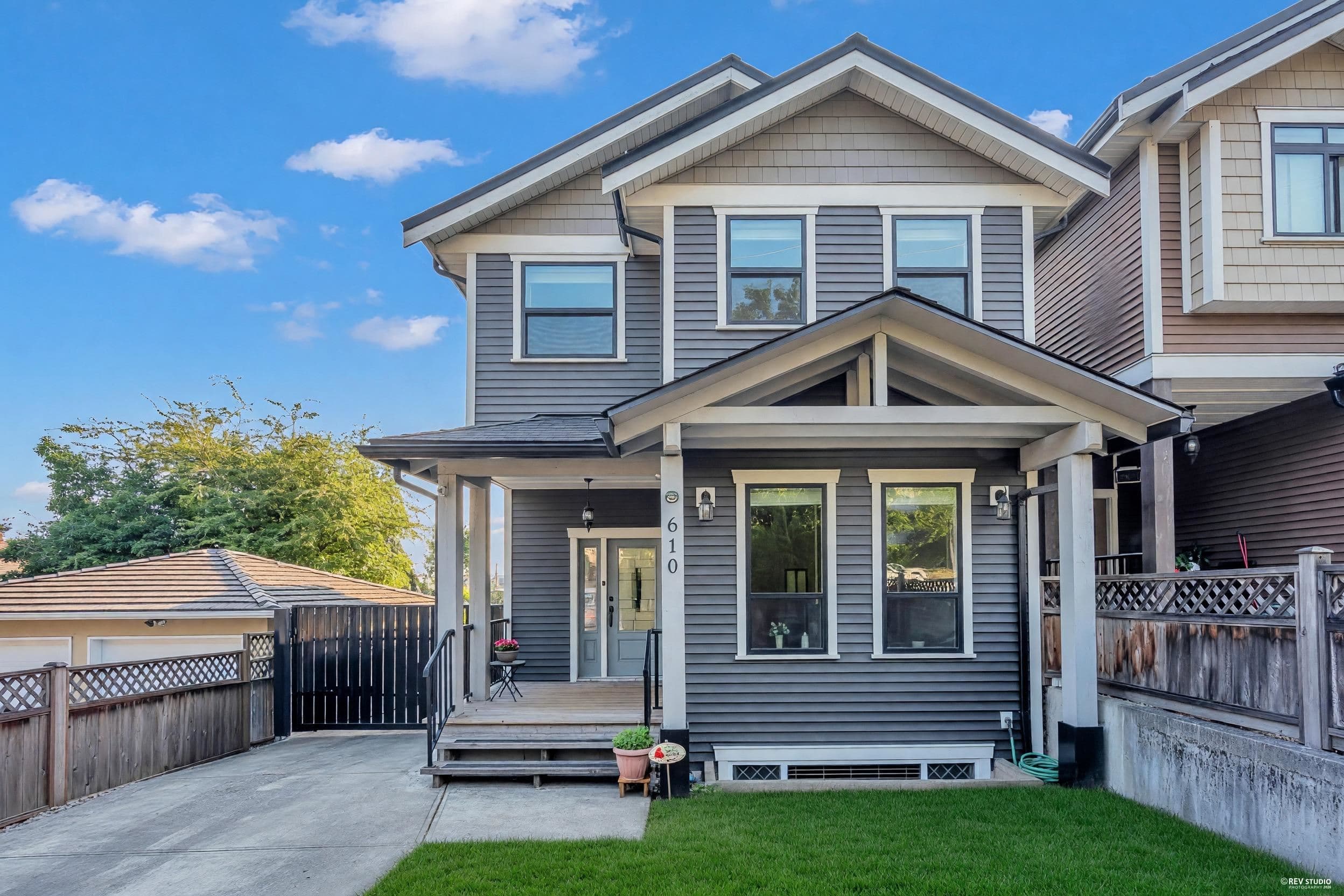 610 Thirteenth Street, New Westminster, V3M 4M2 — photo 1