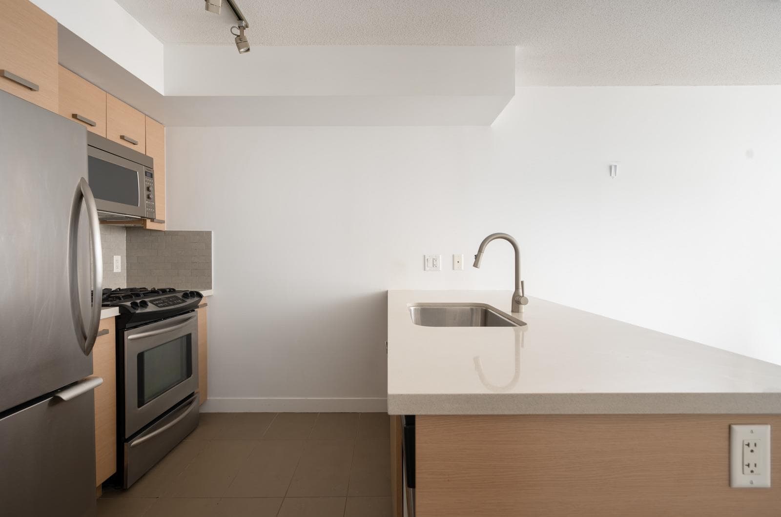 607 - 8033 Saba Road, Richmond, V6Y 4M8 — photo 4