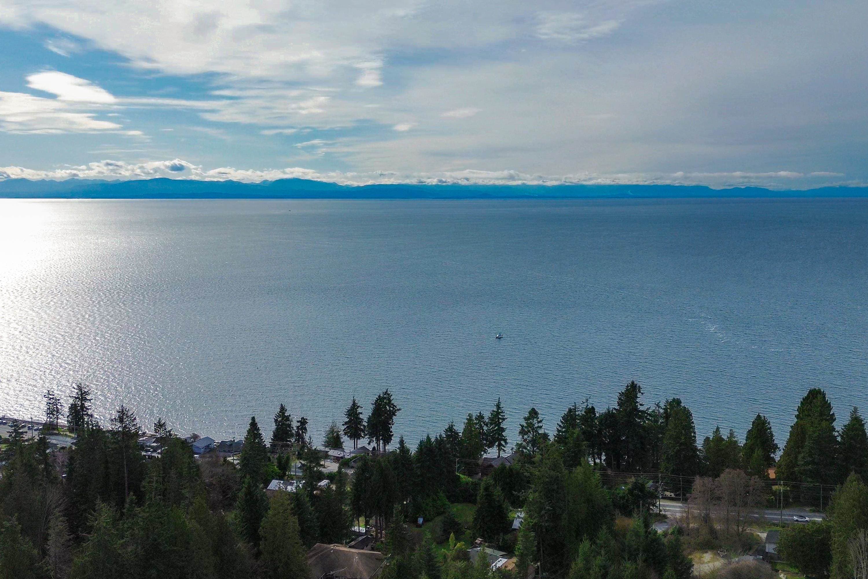 4902 Laurel Avenue, Sechelt, V7Z 0B7 — photo 3