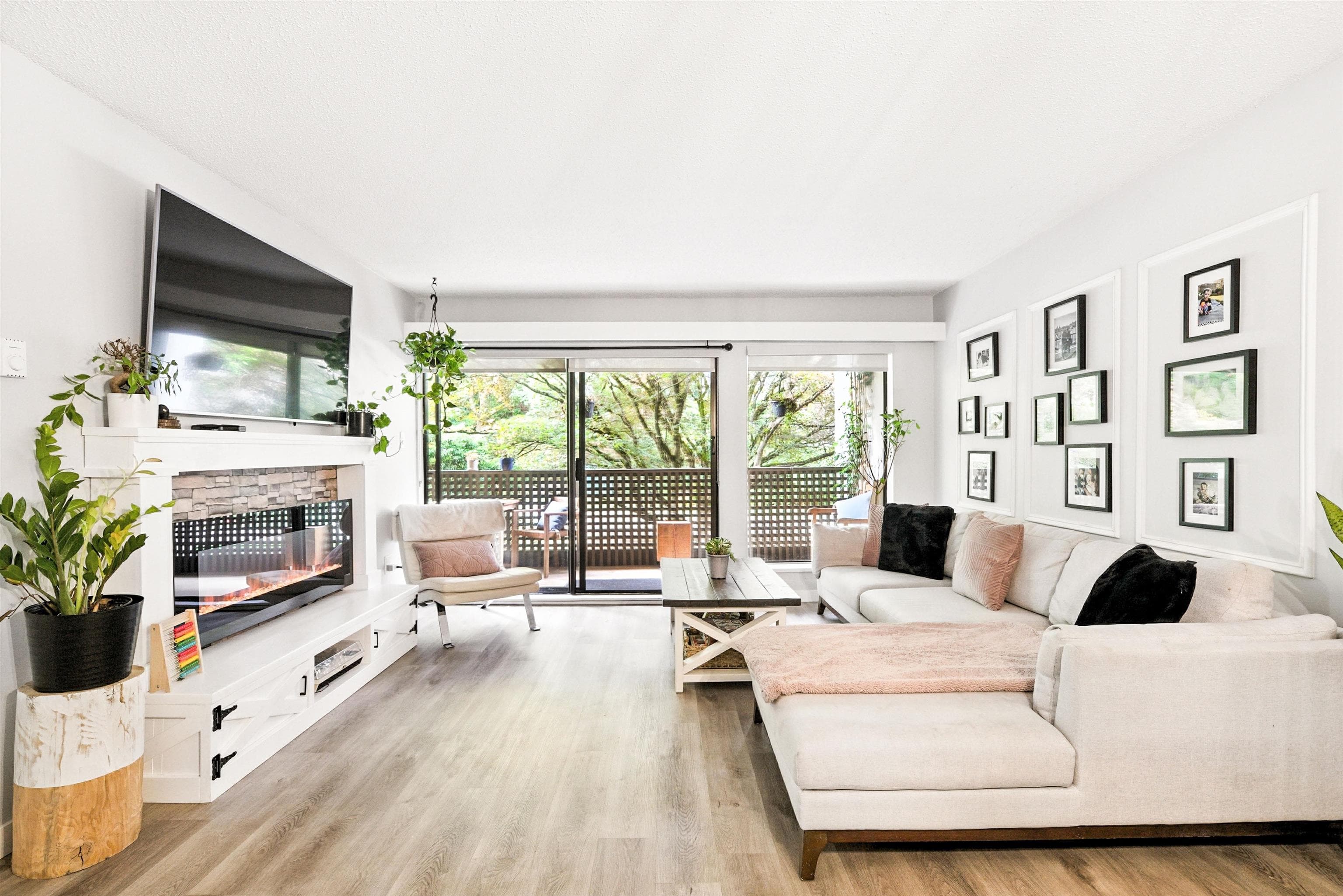 212 - 1955 Woodway Place, Burnaby, V5B 4S5 — photo 2