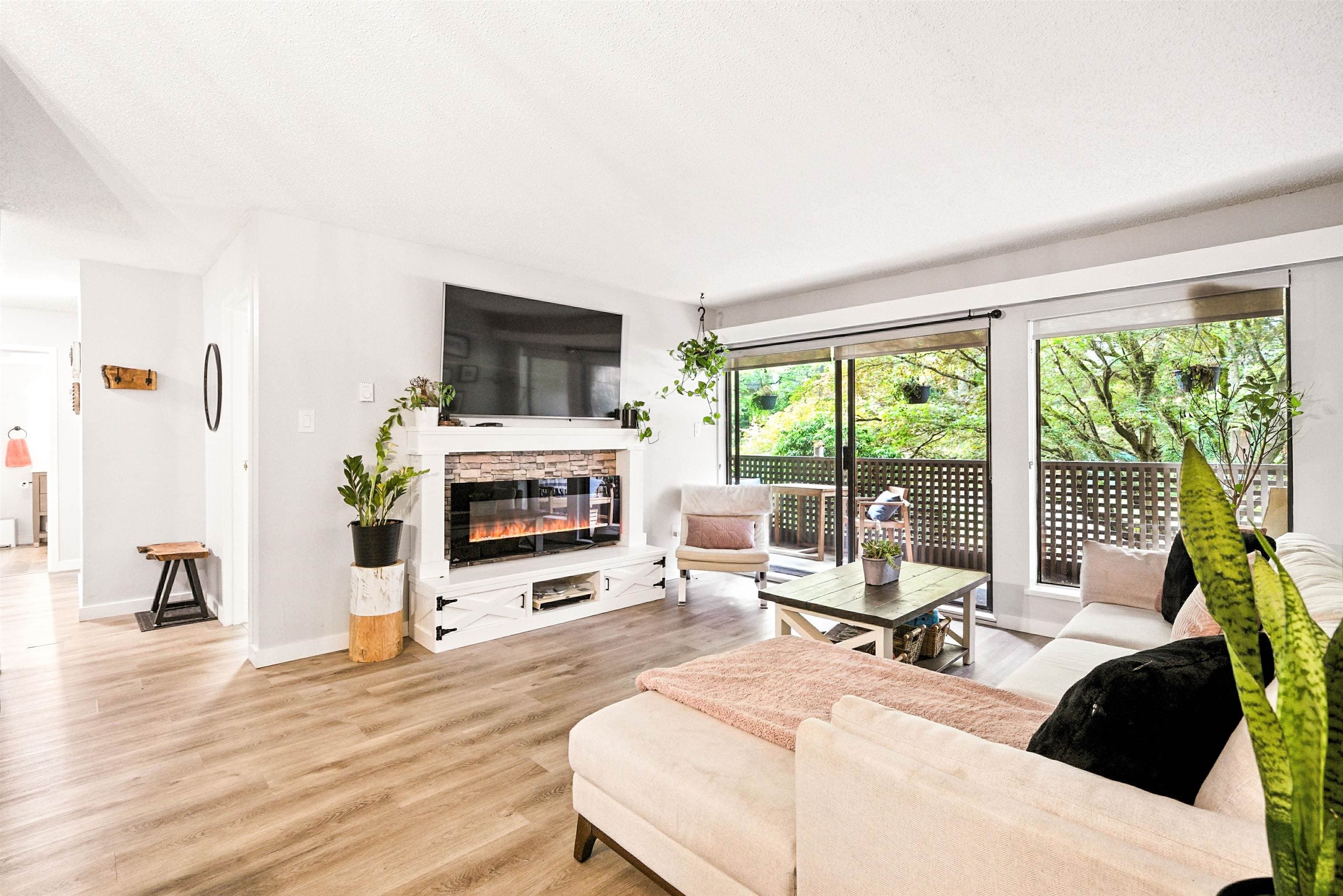 212 - 1955 Woodway Place, Burnaby, V5B 4S5 — photo 3