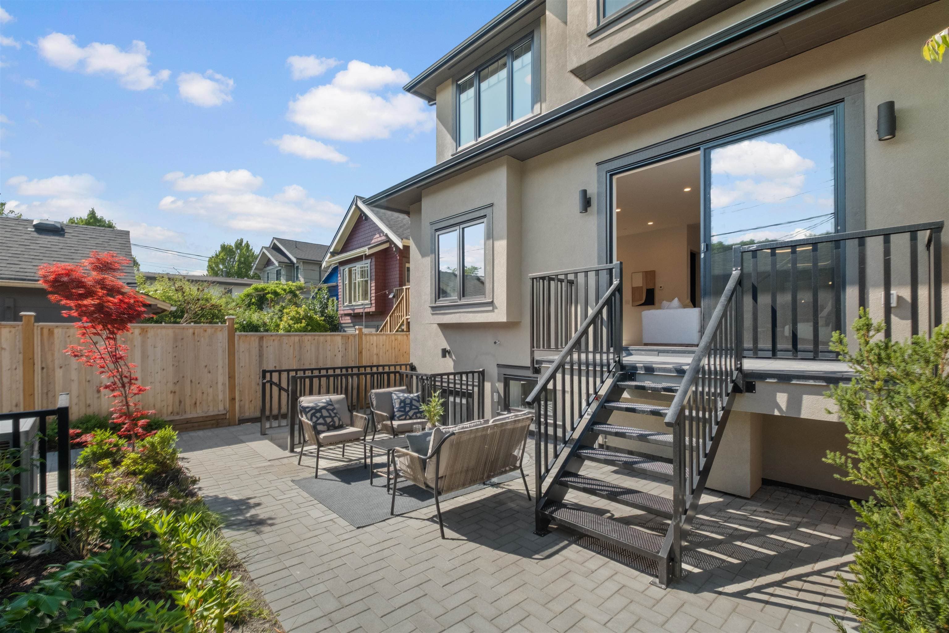2236 E 5th Avenue, Vancouver, V5N 1M8 — photo 2