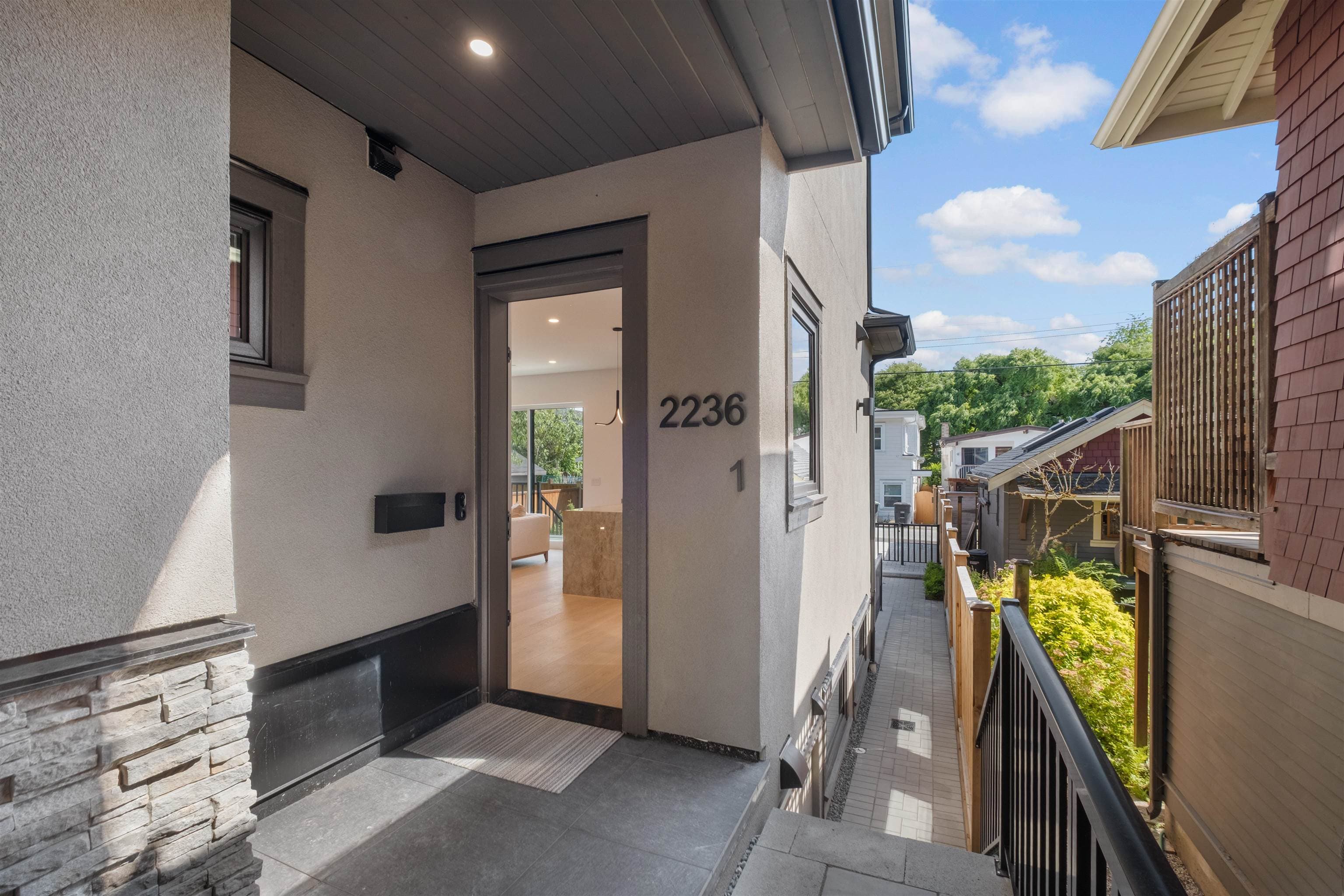 2236 E 5th Avenue, Vancouver, V5N 1M8 — photo 4