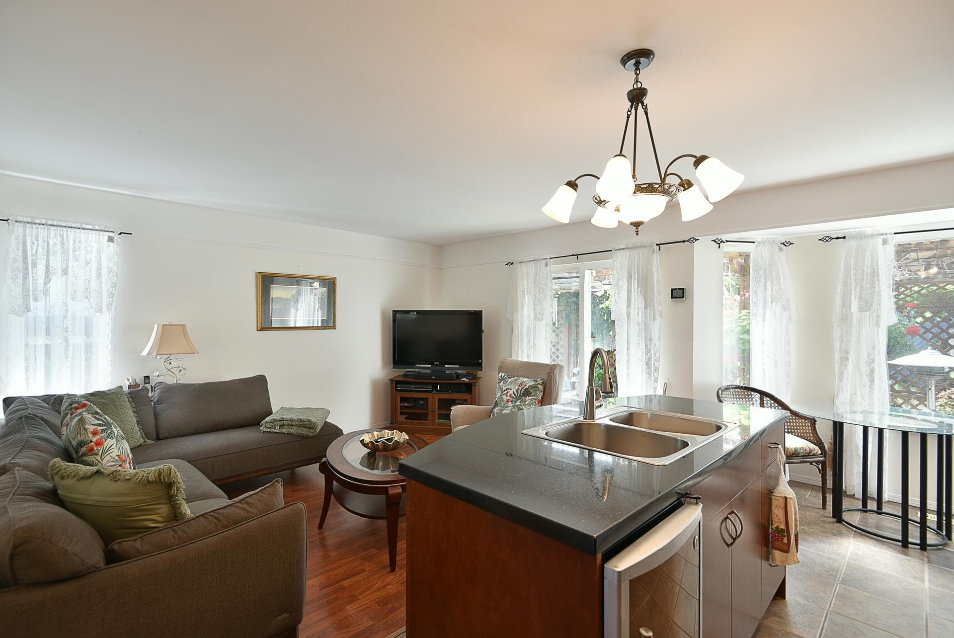5875 Turnstone Crescent, Sechelt, V7Z 0L9 — photo 2