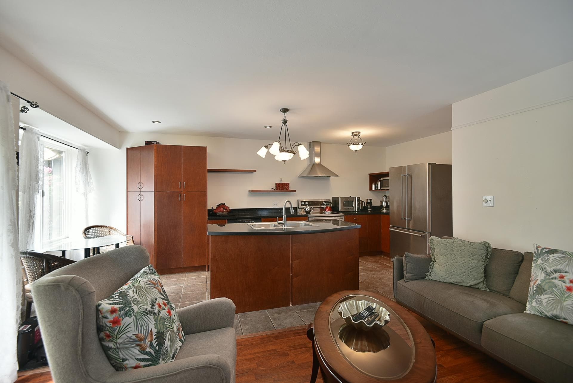 5875 Turnstone Crescent, Sechelt, V7Z 0L9 — photo 3