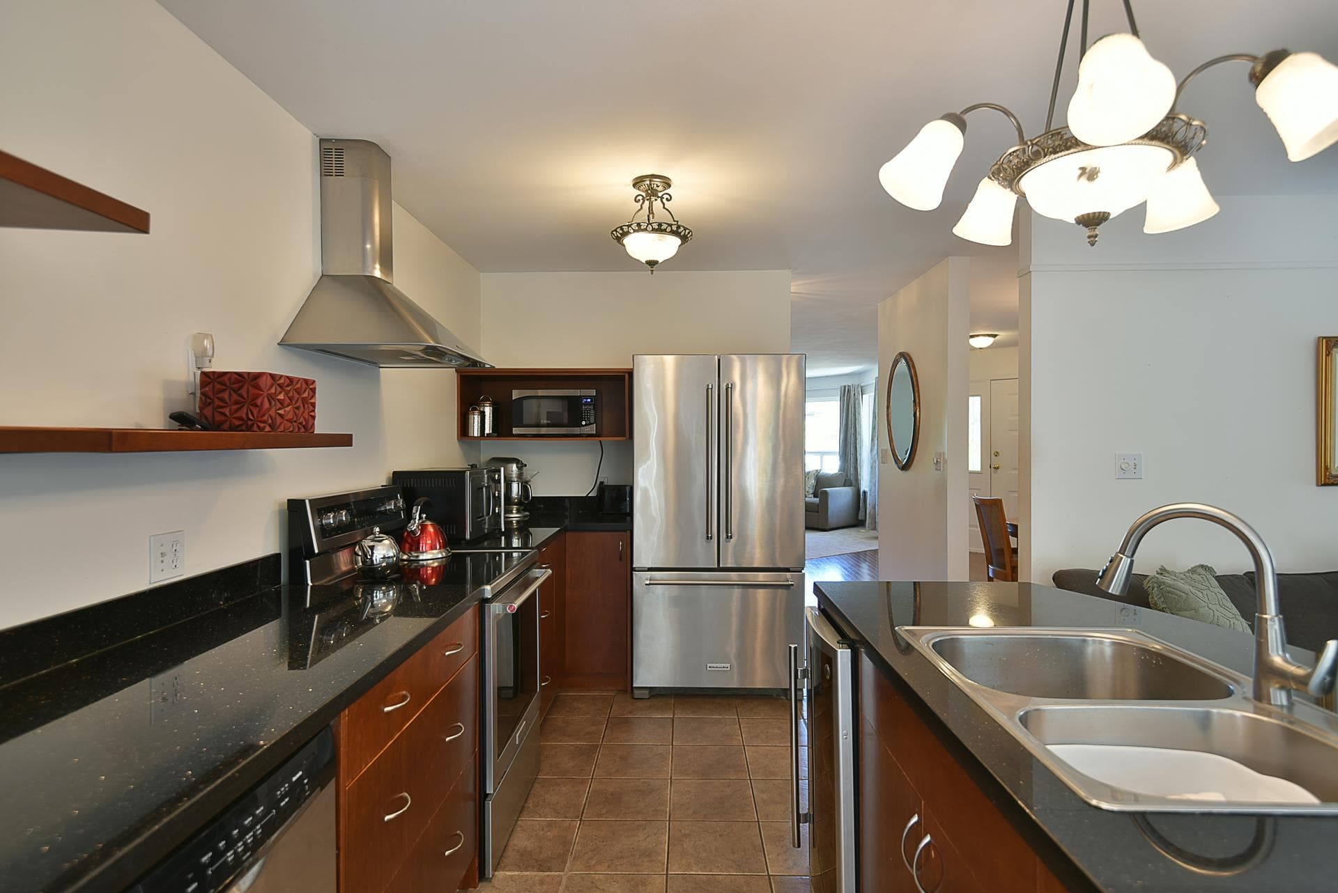 5875 Turnstone Crescent, Sechelt, V7Z 0L9 — photo 4