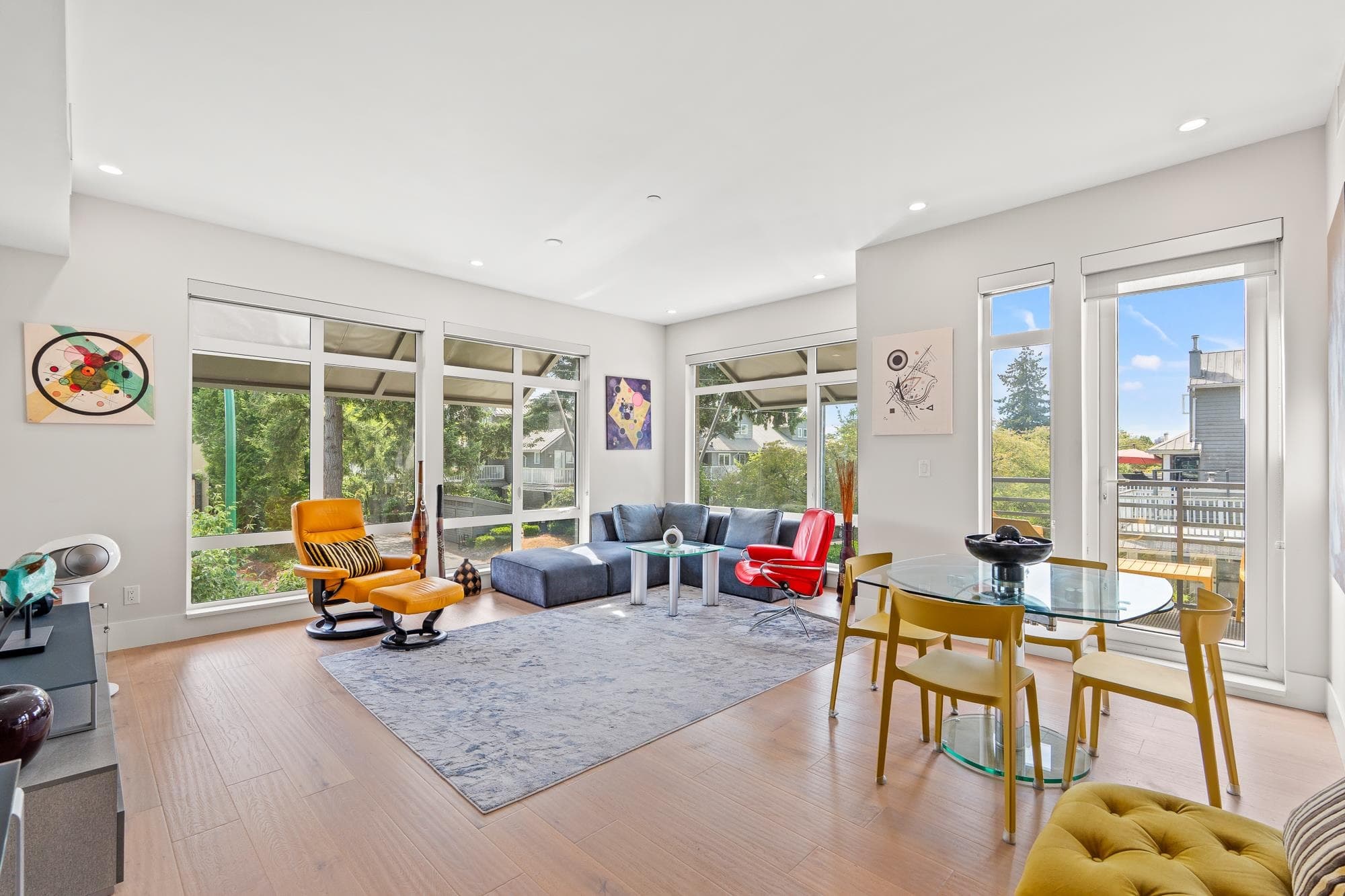 202 - 1591 Bowser Avenue, North Vancouver, V7P 2Y4 — photo 1