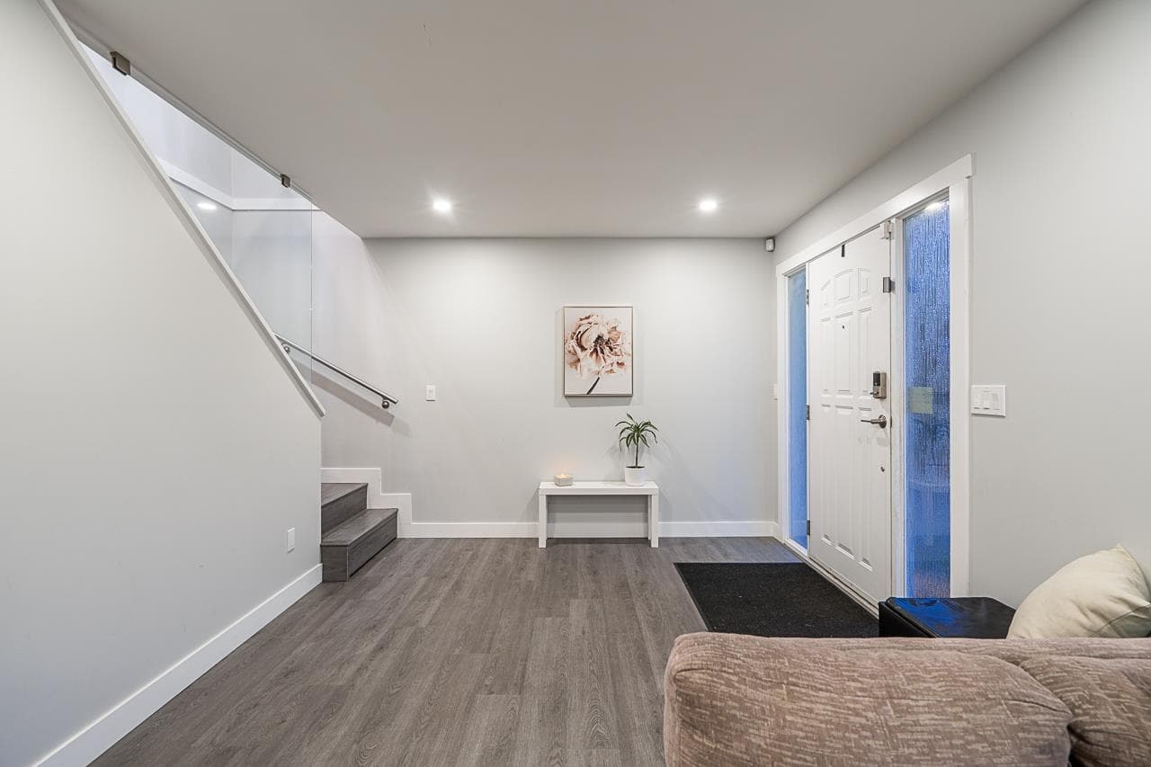 27527 31a Avenue, Langley, V4W 3L2 — photo 2