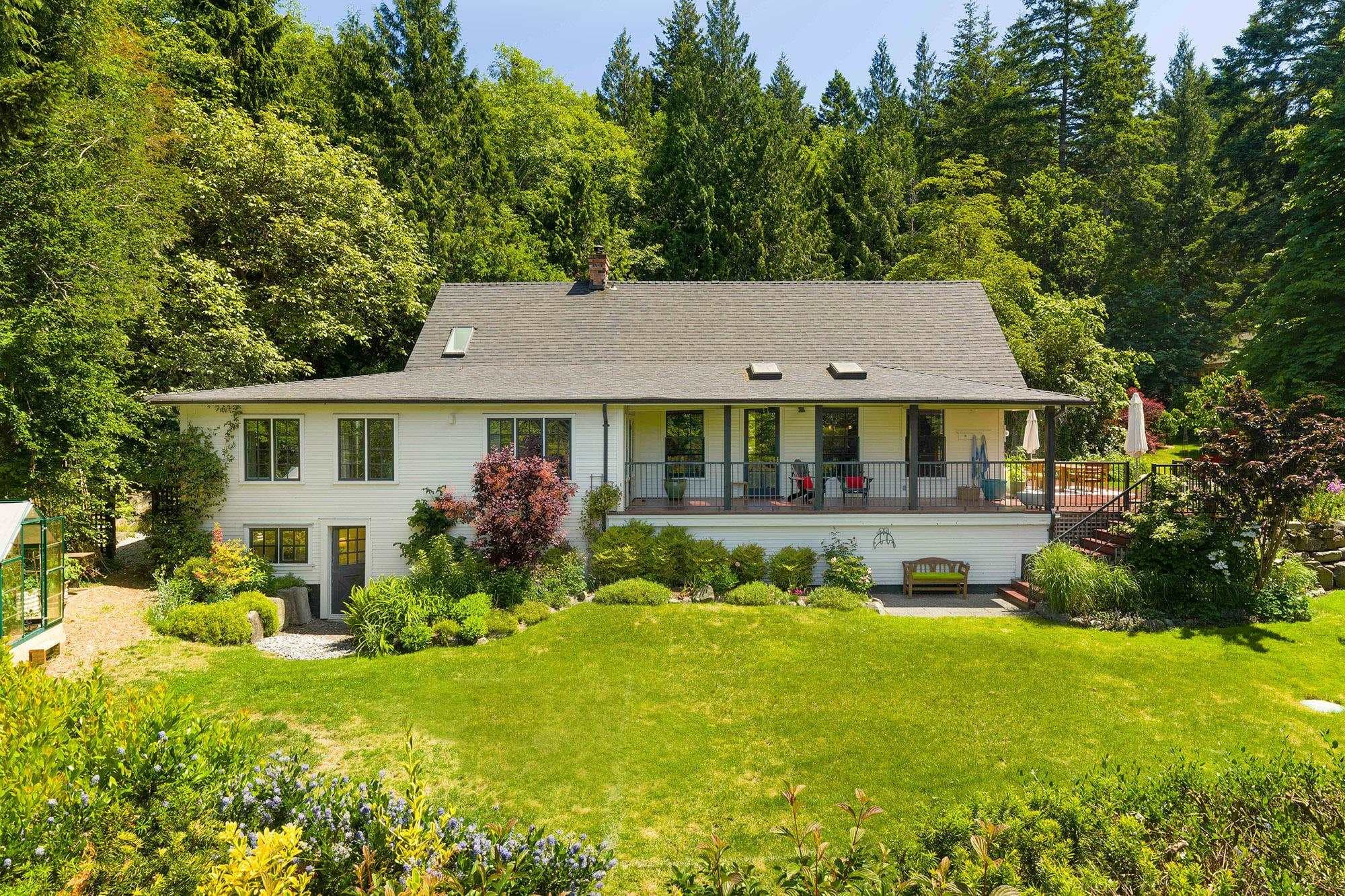 822 Captains Way, Bowen Island, V0N 1G2 — photo 2