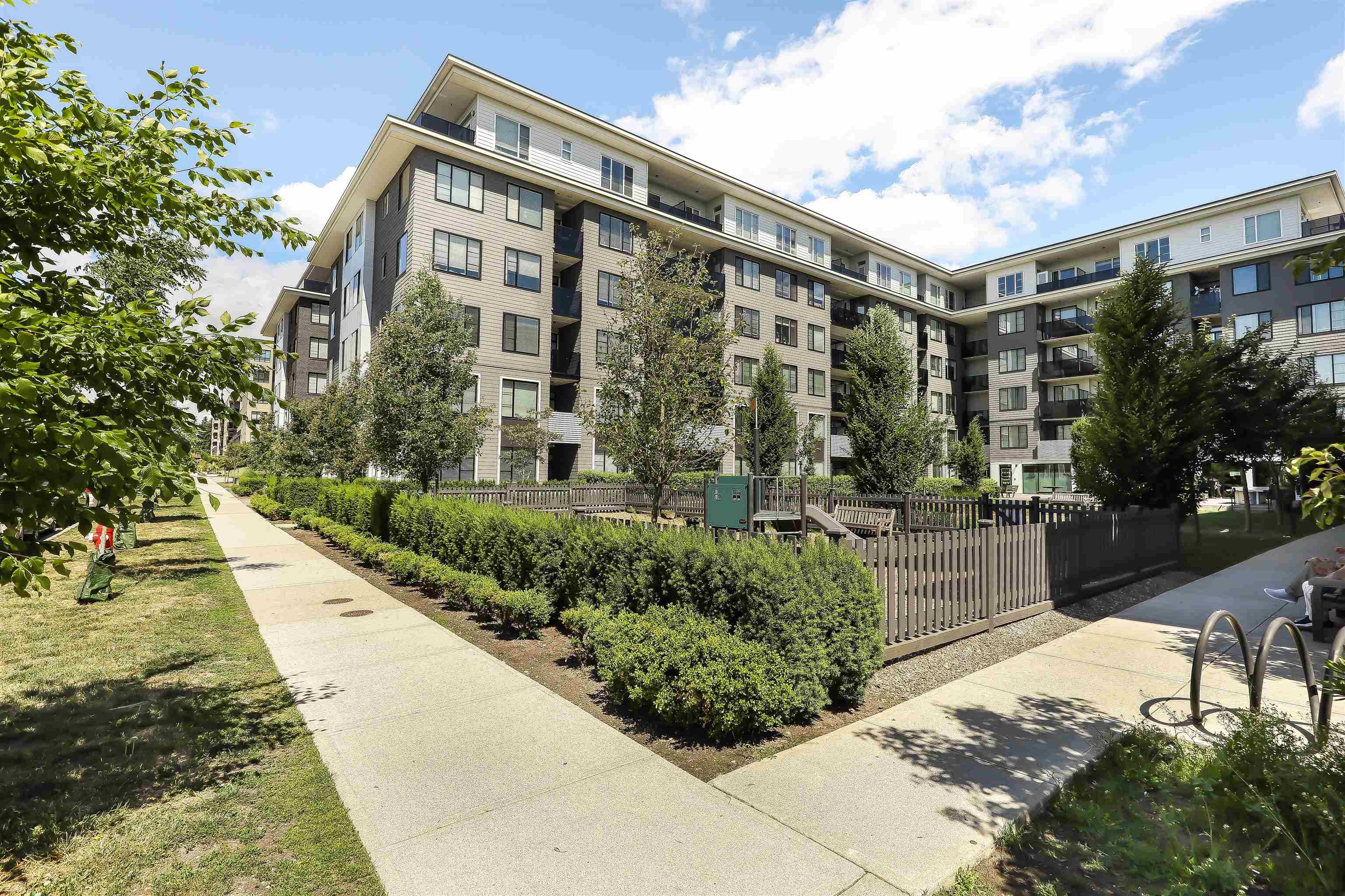 215 - 15825 85 Avenue, Surrey, V4N 6W9 — photo 1