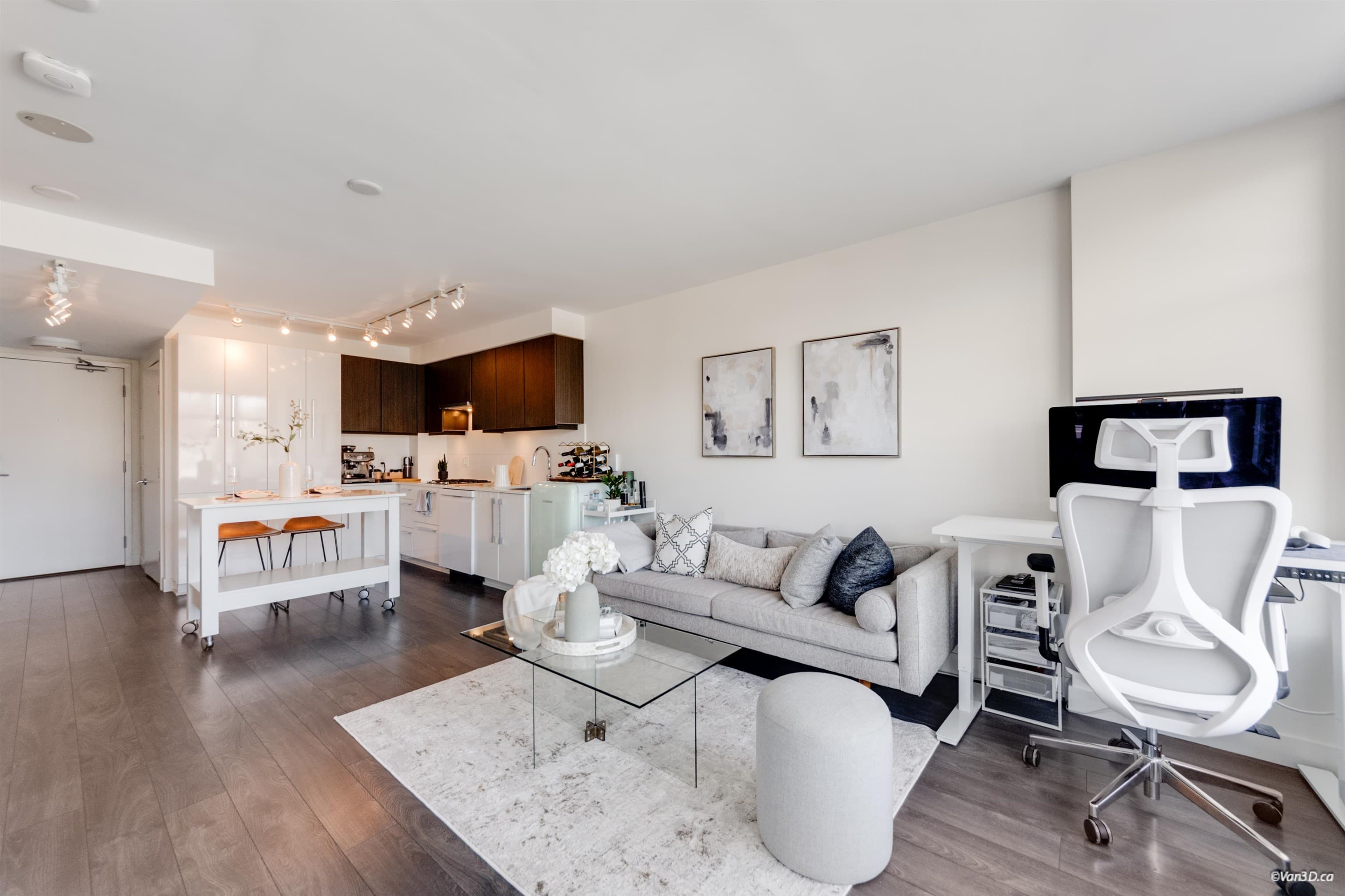 607 - 188 Agnes Street, New Westminster, V3L 0H6 — photo 1