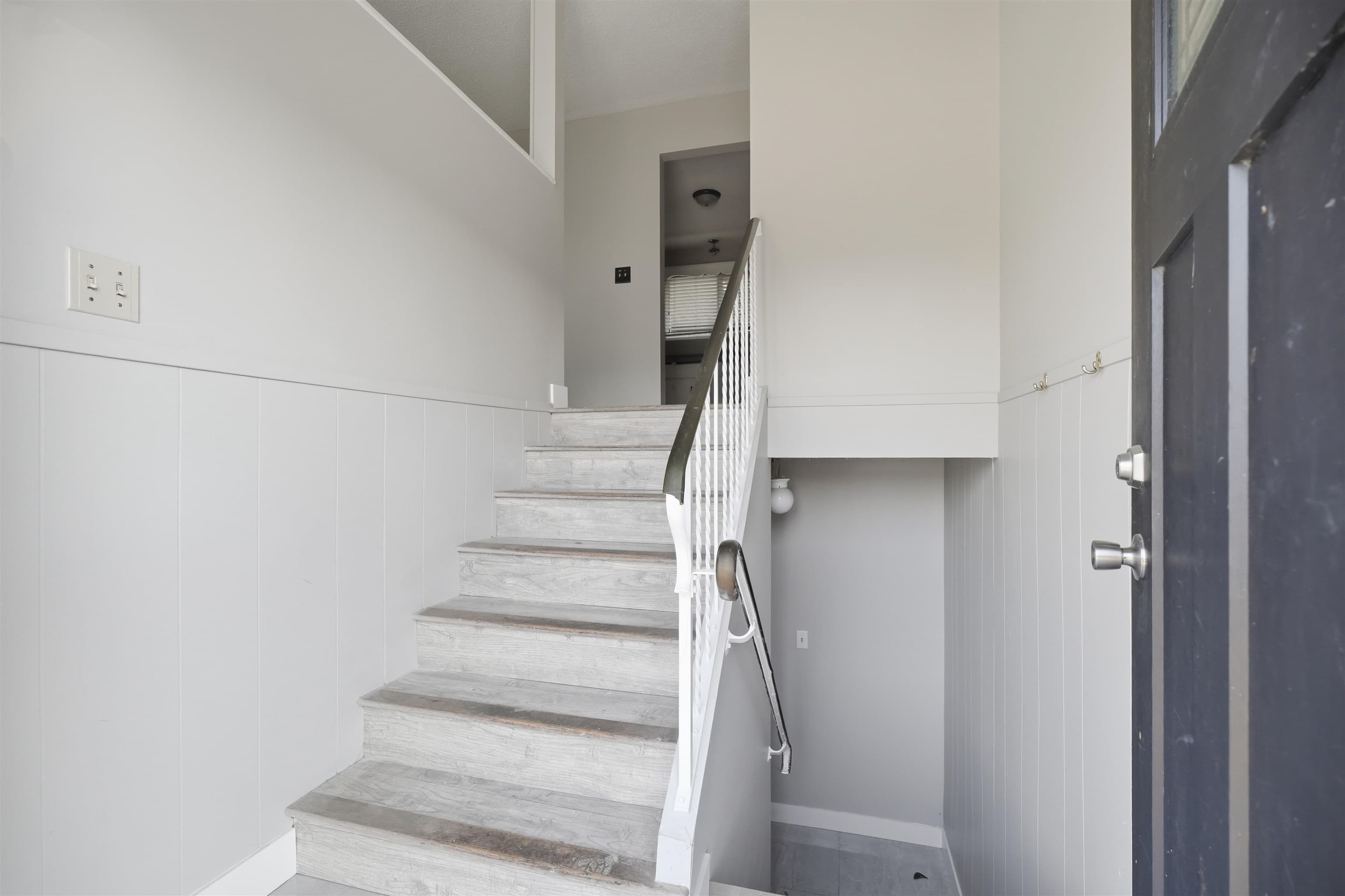 32082 Austin Avenue, Abbotsford, V2T 4P3 — photo 3