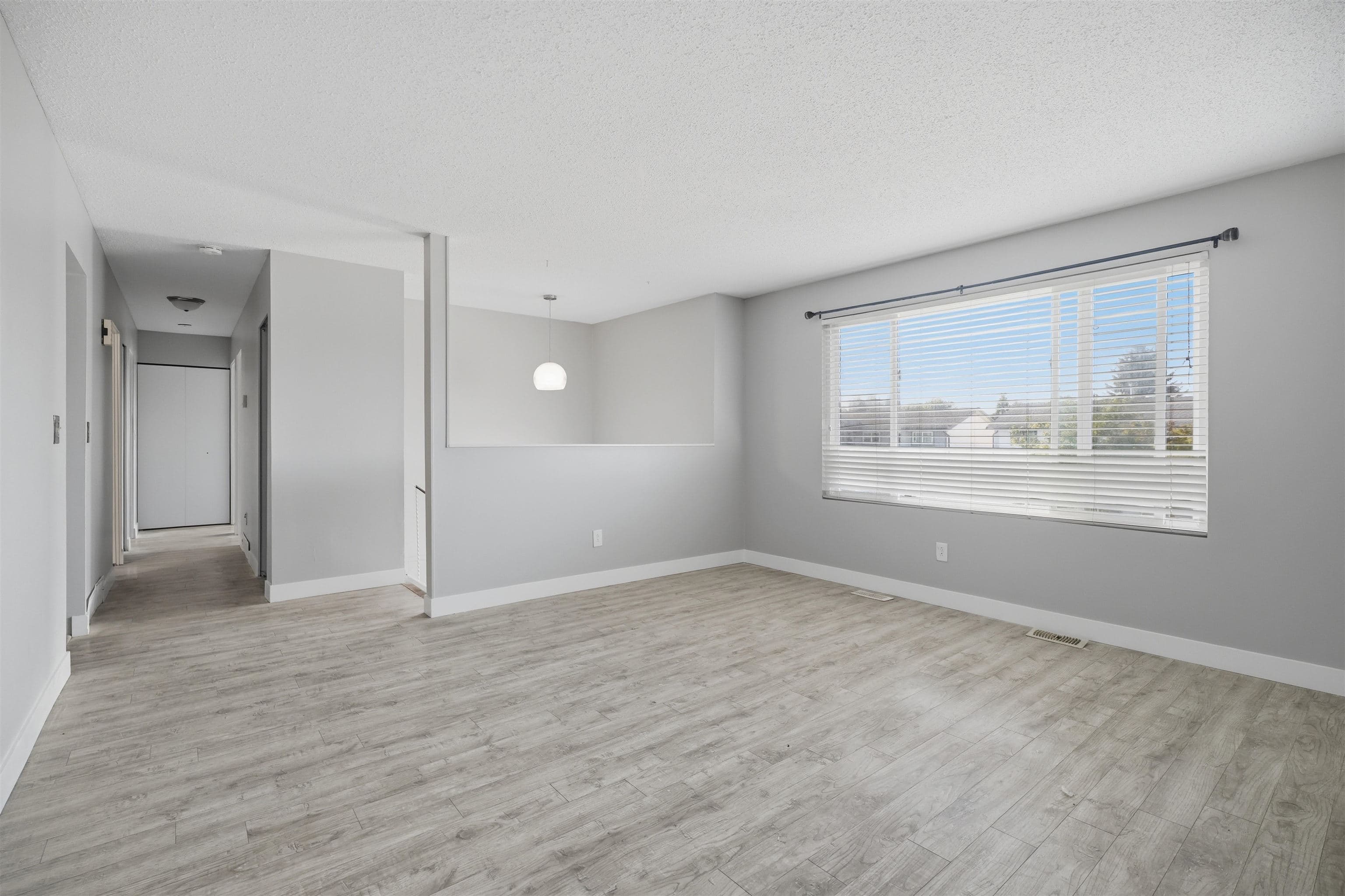 32082 Austin Avenue, Abbotsford, V2T 4P3 — photo 4