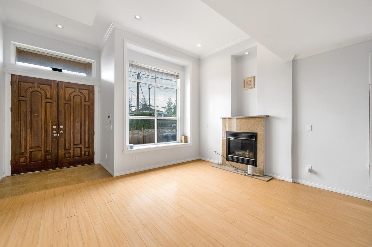 5989 Rumble Street, Burnaby, V5J 2C6 — photo 3