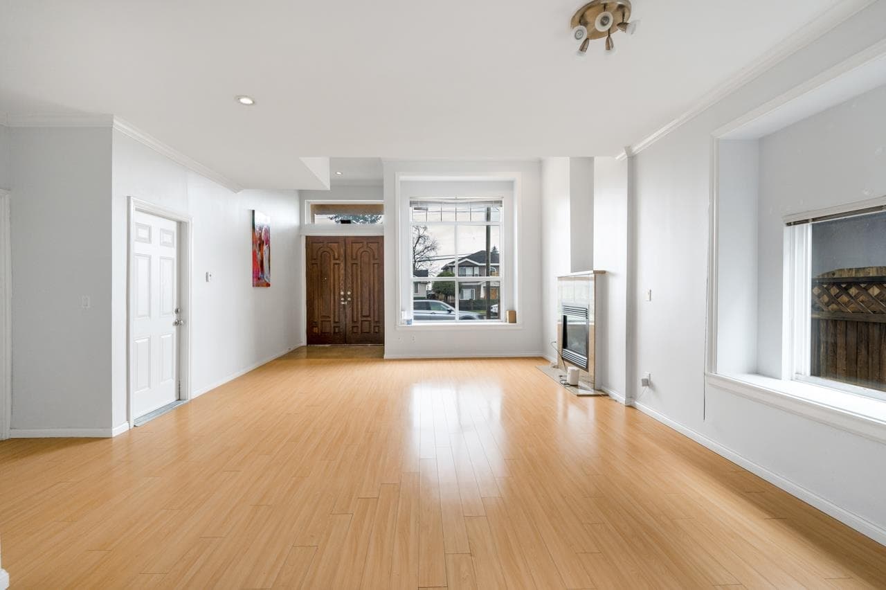 5989 Rumble Street, Burnaby, V5J 2C6 — photo 5