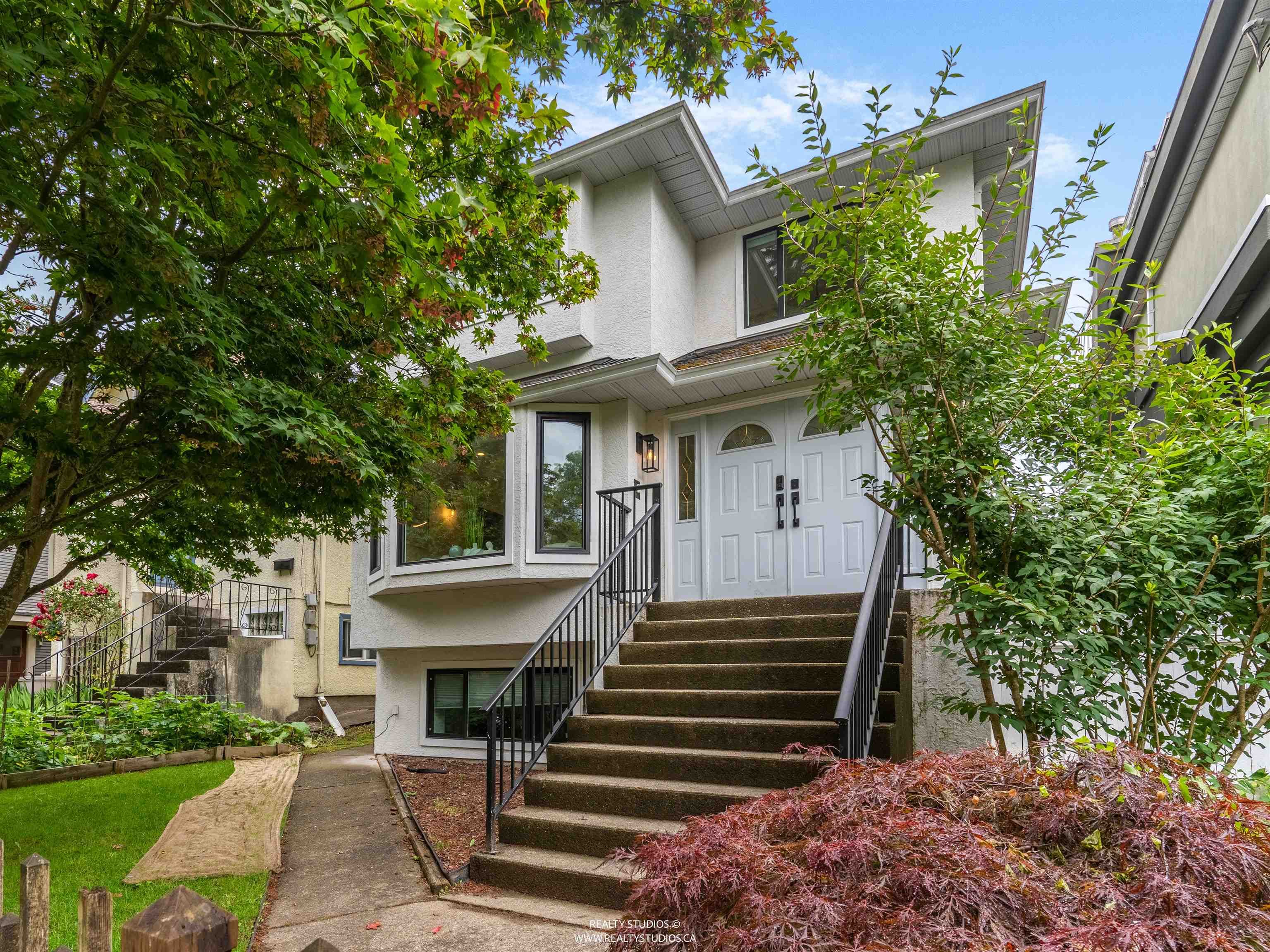 4588 James Street, Vancouver, V5V 3J3 — photo 1