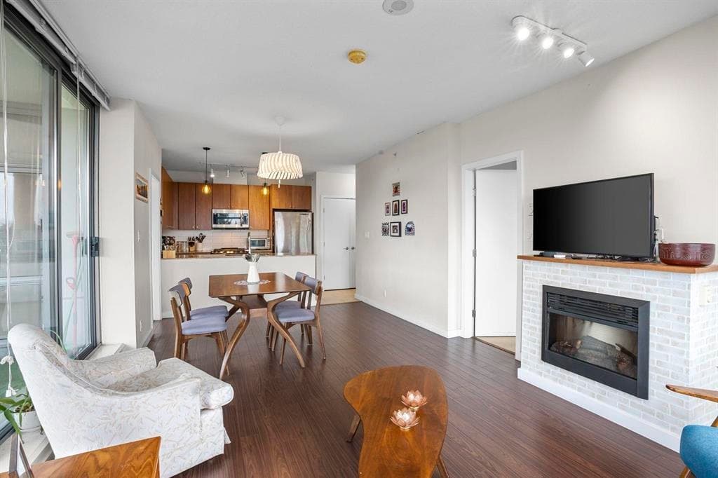 1908 - 280 Ross Drive, New Westminster, V3L 0C2 — photo 5