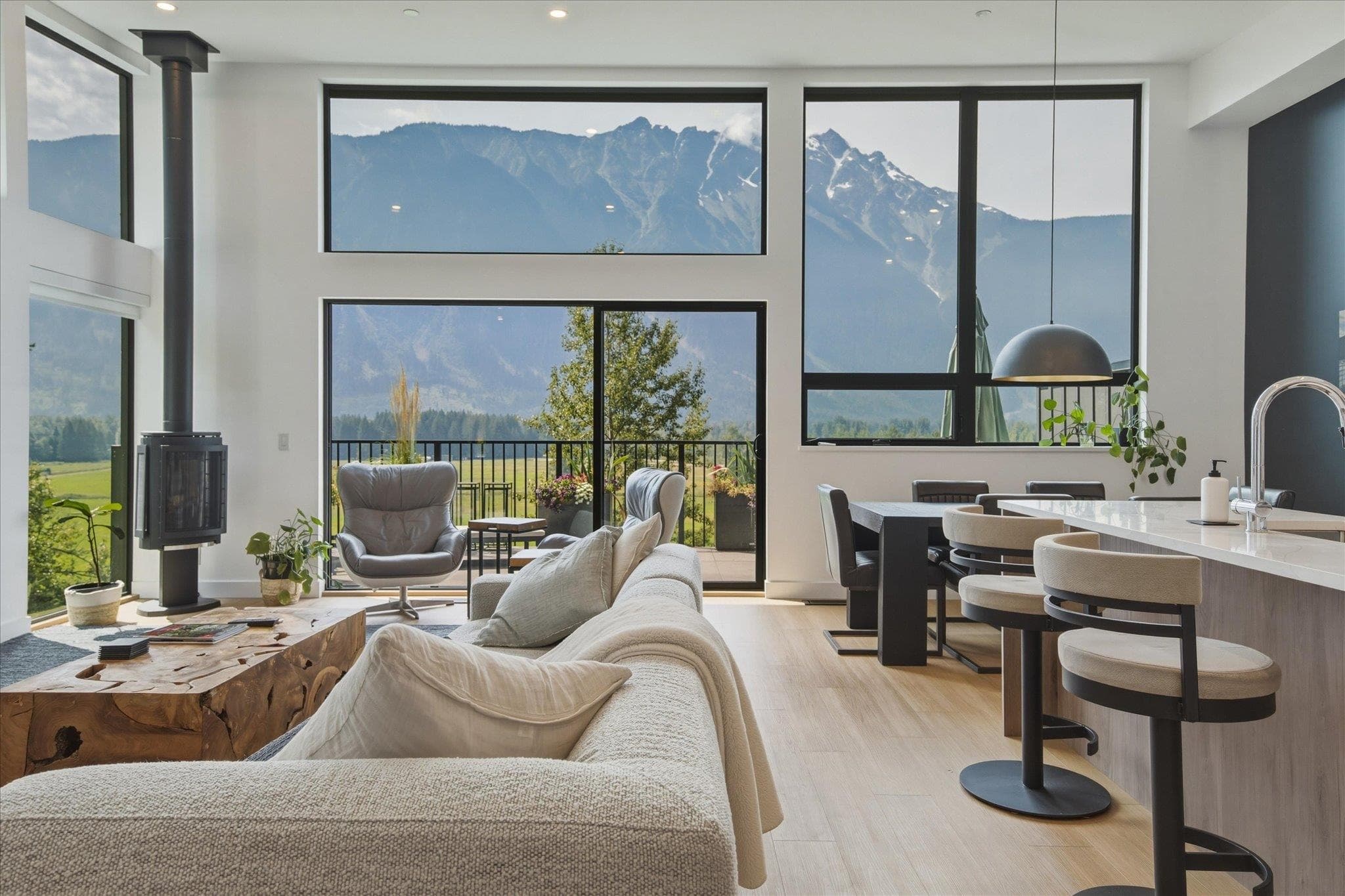 26 - 4000 Sunstone Way, Pemberton, V0N 2L3 — photo 1