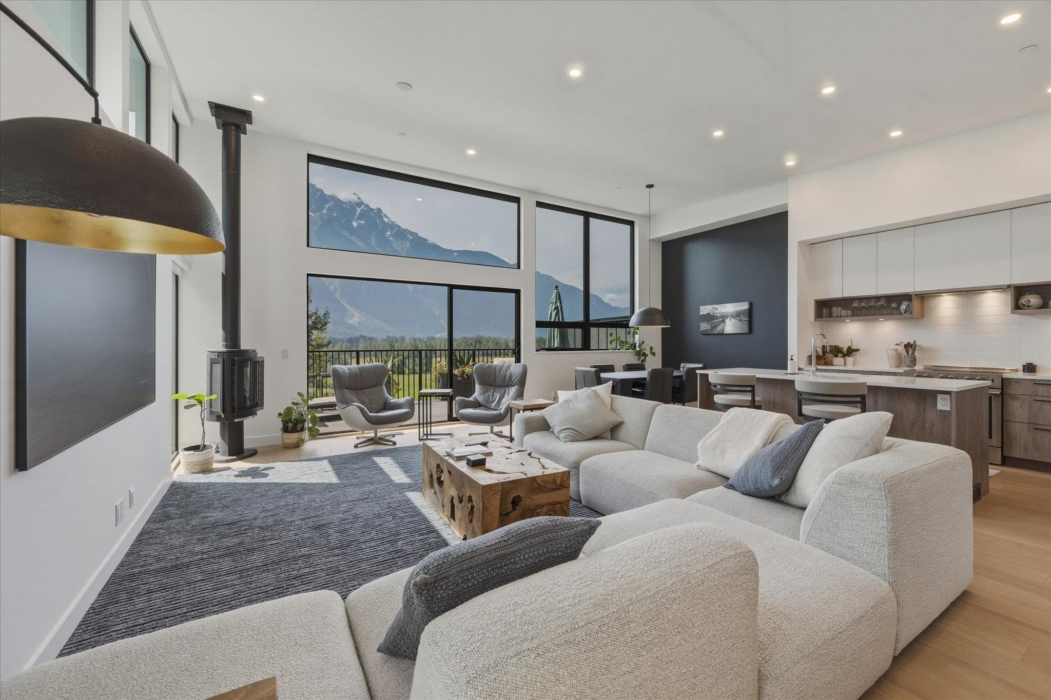 26 - 4000 Sunstone Way, Pemberton, V0N 2L3 — photo 5