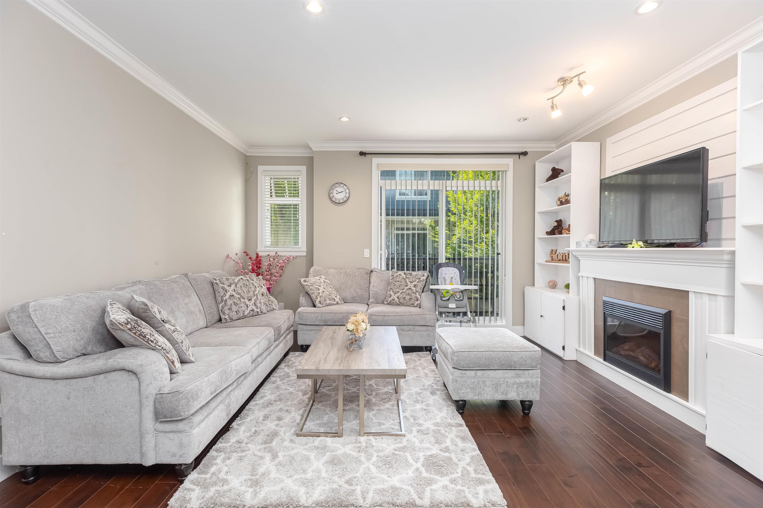 64 - 6383 140 Street, Surrey, V3W 0E9 — photo 2