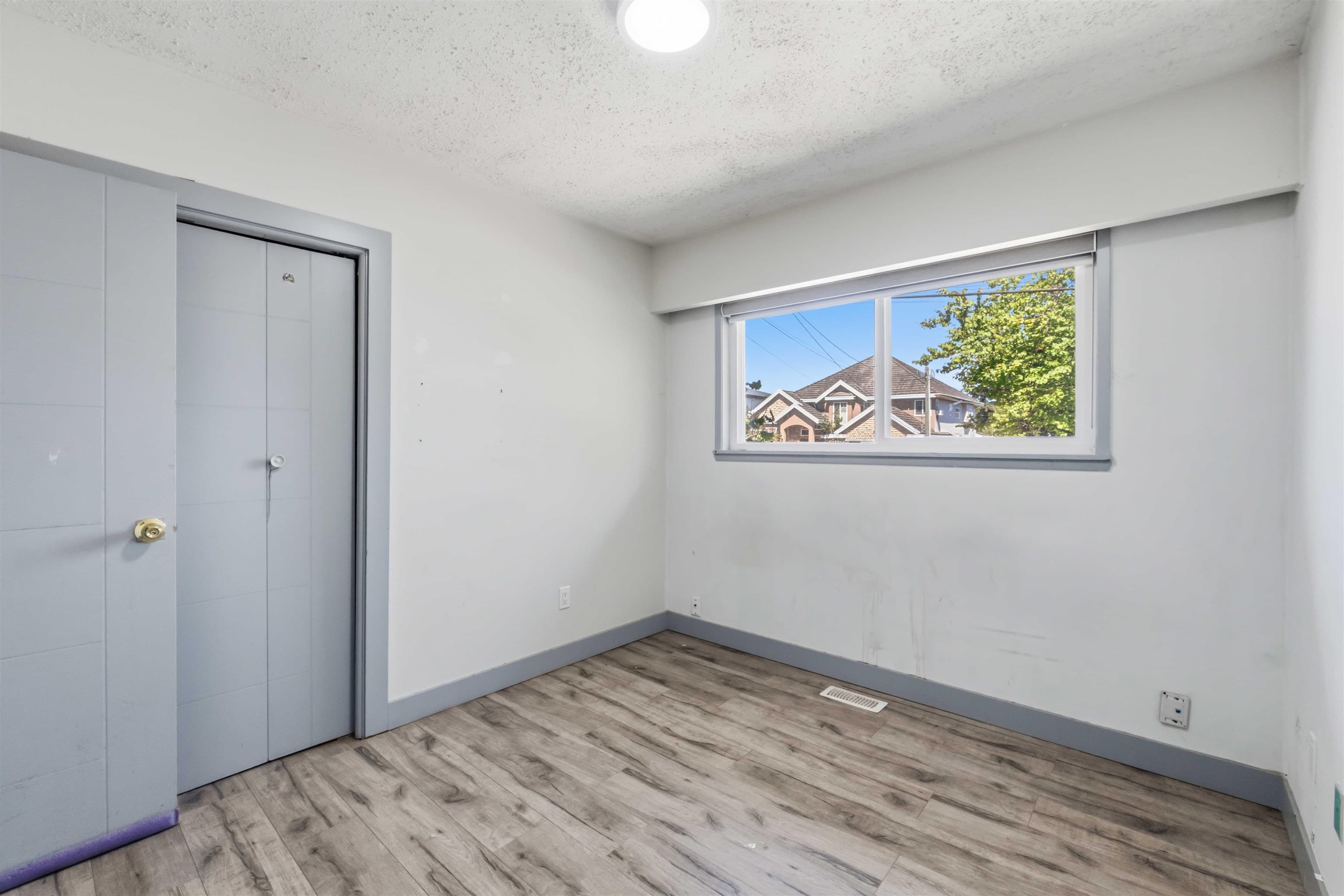 14742 106a Avenue, Surrey, V3R 1T6 — photo 3