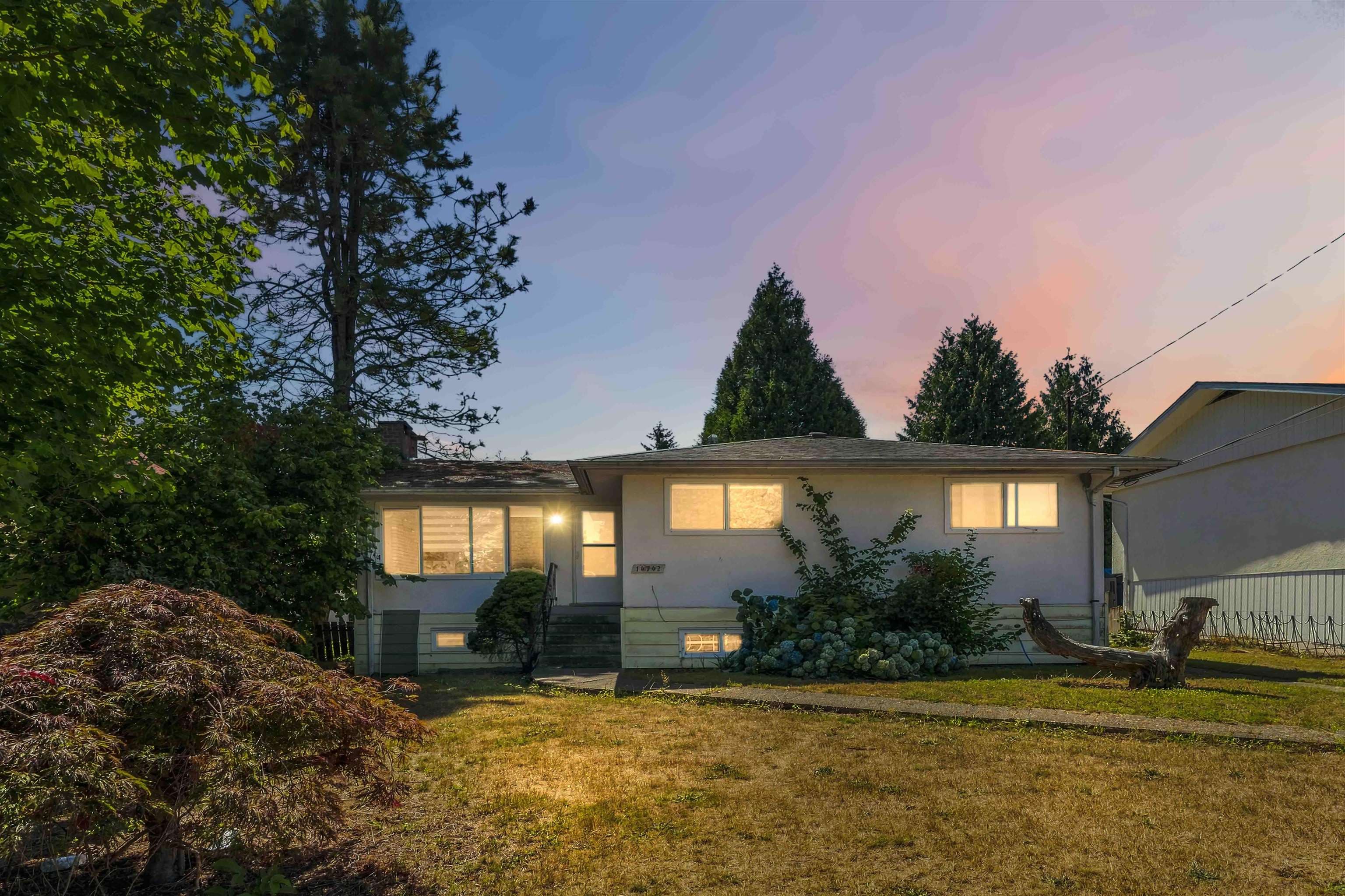 14742 106a Avenue, Surrey, V3R 1T6 — photo 1