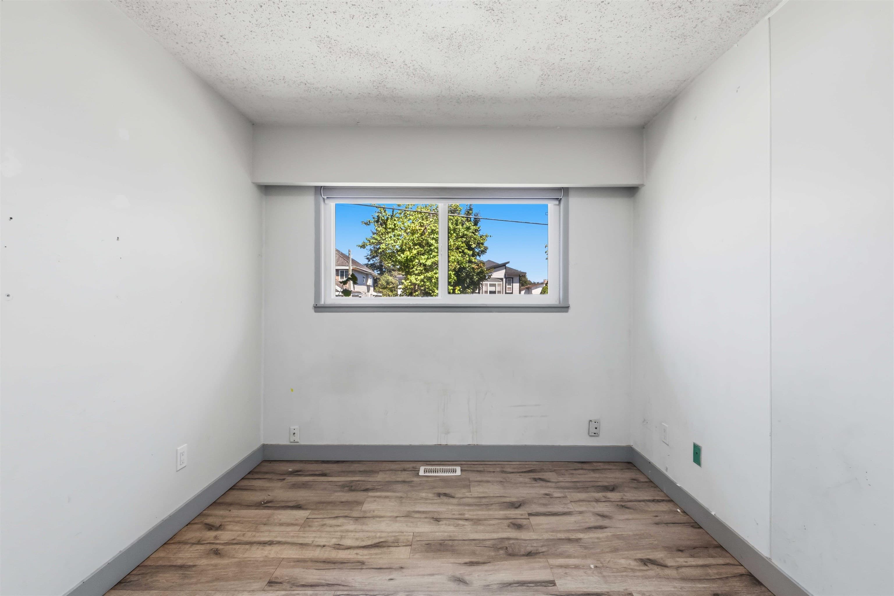 14742 106a Avenue, Surrey, V3R 1T6 — photo 4