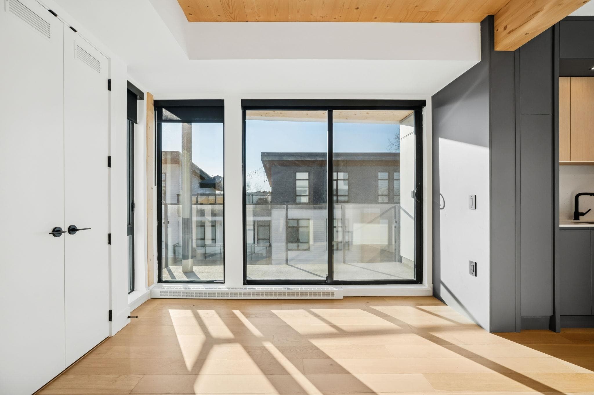 310 - 310 Salter Street, New Westminster, V3M 0N7 — photo 2