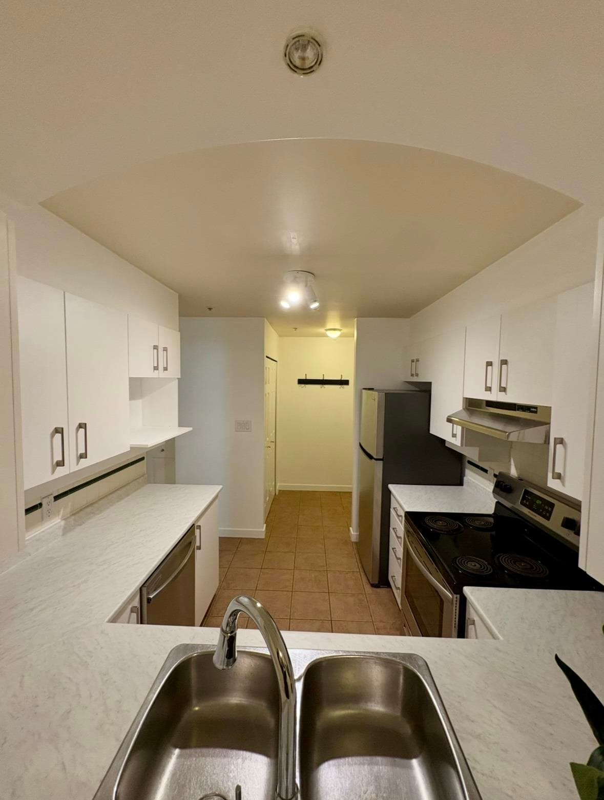 212 - 3600 Windcrest Drive, North Vancouver, V7G 2S5 — photo 3