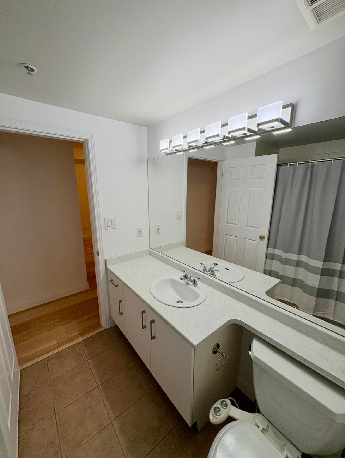 212 - 3600 Windcrest Drive, North Vancouver, V7G 2S5 — photo 5