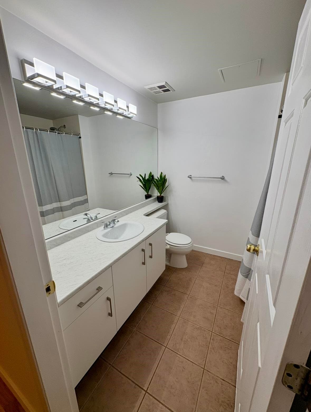 212 - 3600 Windcrest Drive, North Vancouver, V7G 2S5 — photo 4