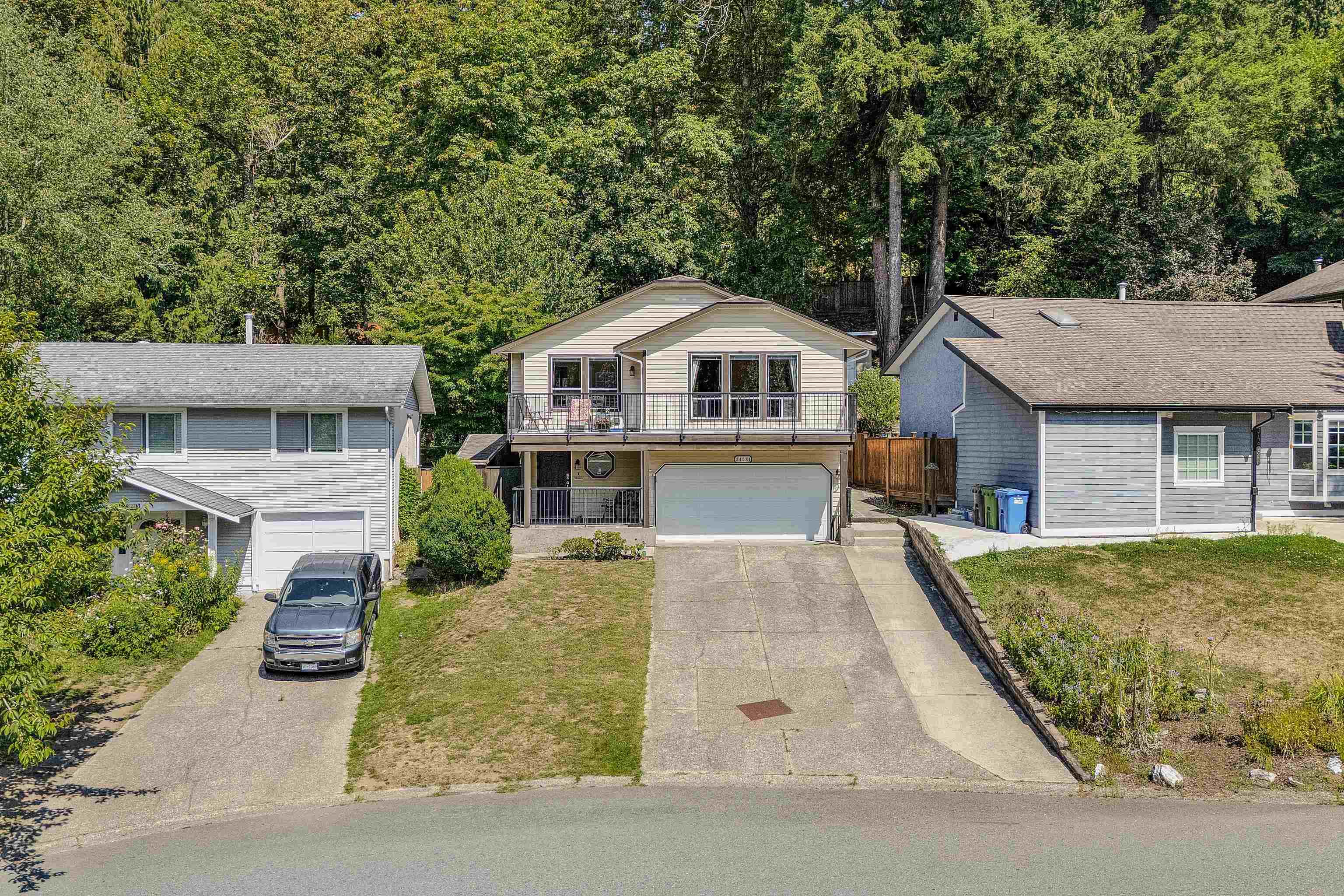 34981 Bernina Court, Abbotsford, V3G 1C2 — photo 2