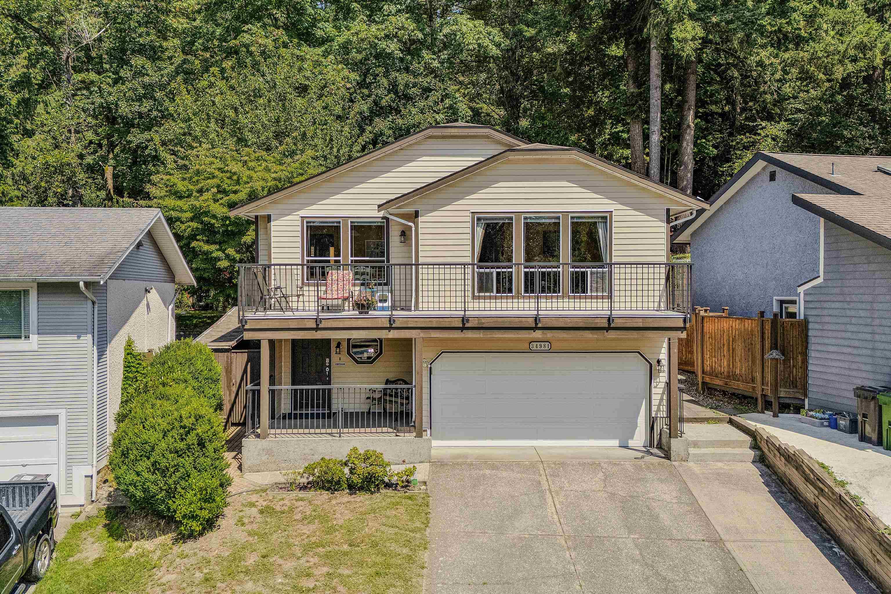 34981 Bernina Court, Abbotsford, V3G 1C2 — photo 1
