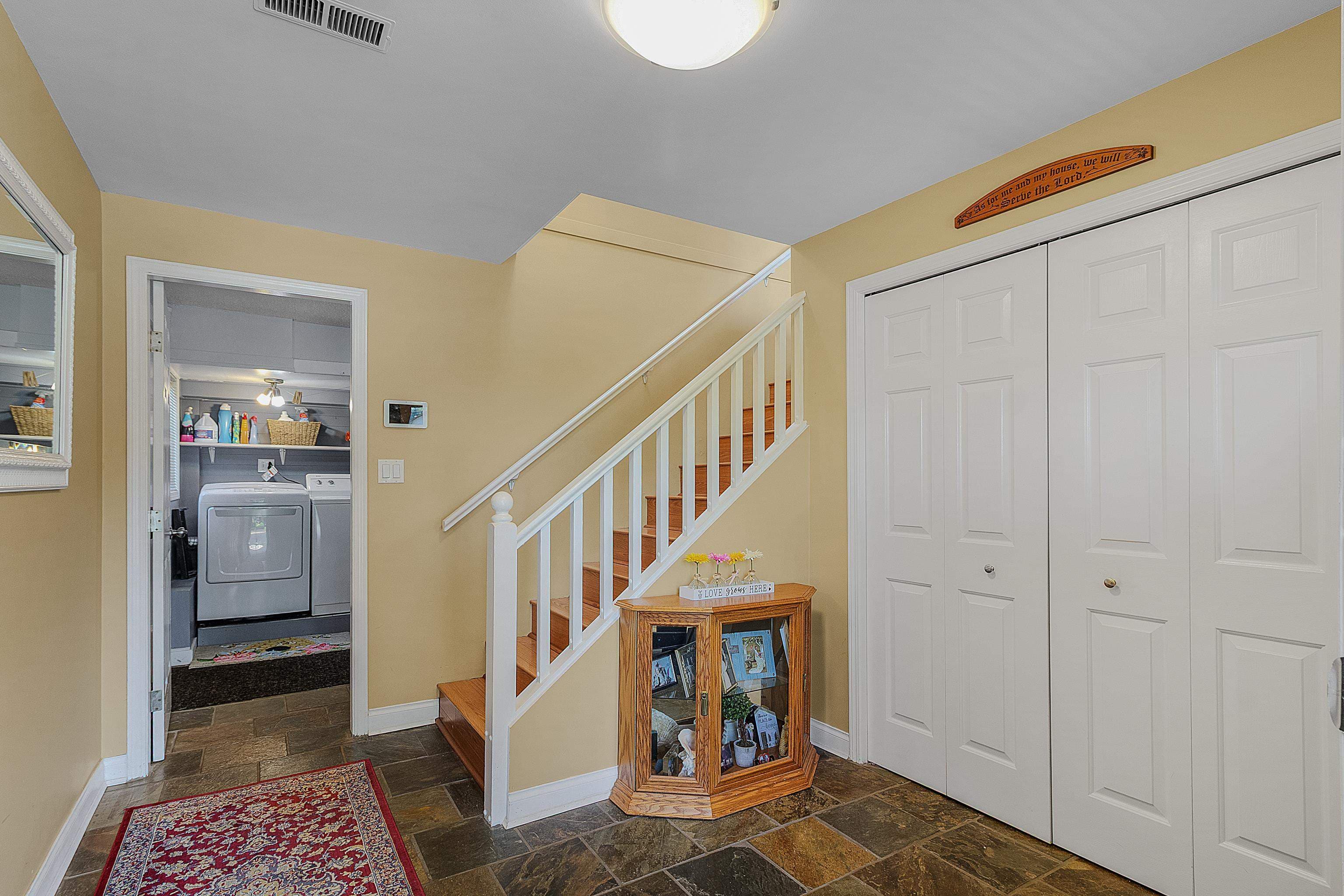 34981 Bernina Court, Abbotsford, V3G 1C2 — photo 4
