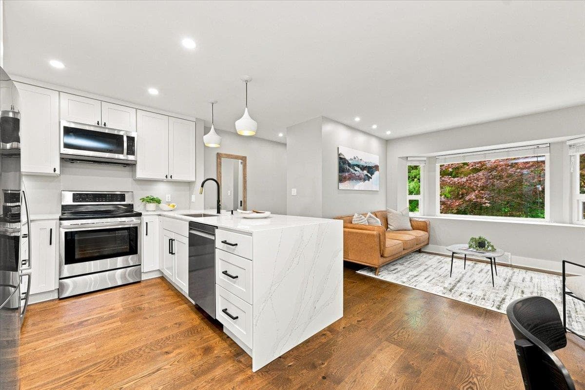 223 W 19th Street, North Vancouver, V7M 1X6 — photo 4