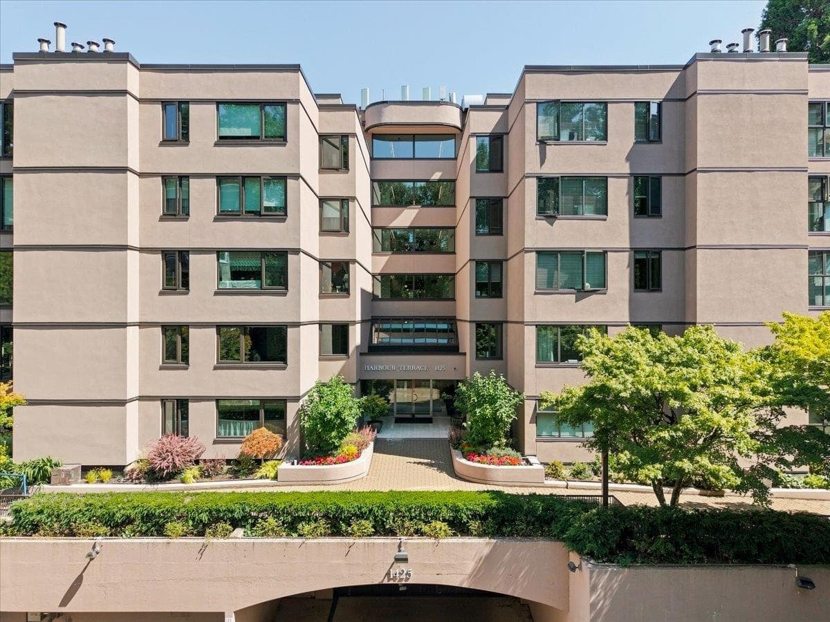 43 - 1425 Lamey's Mill Road, Vancouver, V6H 3W2 — photo 2