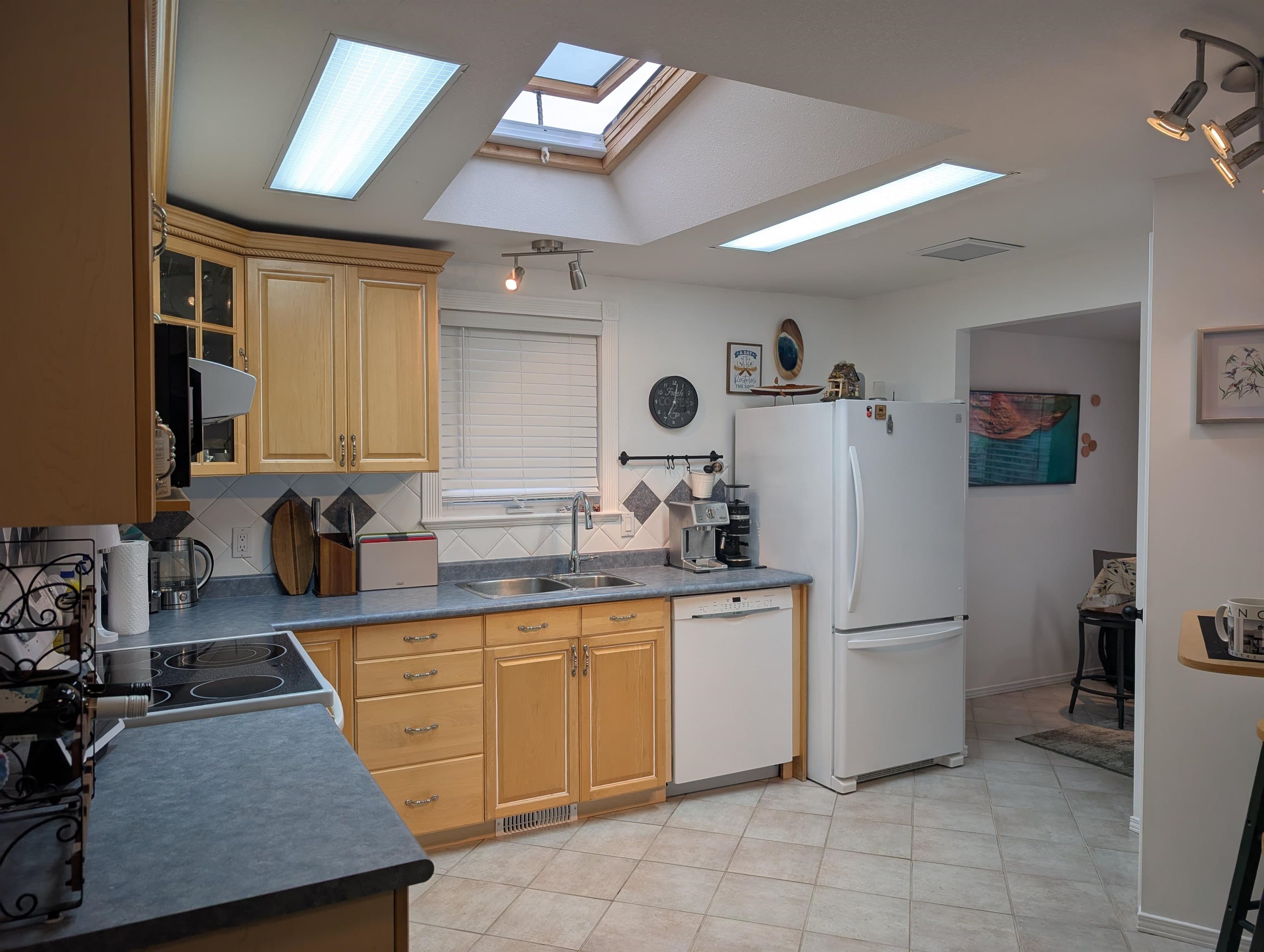 7 - 2303 Cranley Drive, Surrey, V4A 8W9 — photo 3