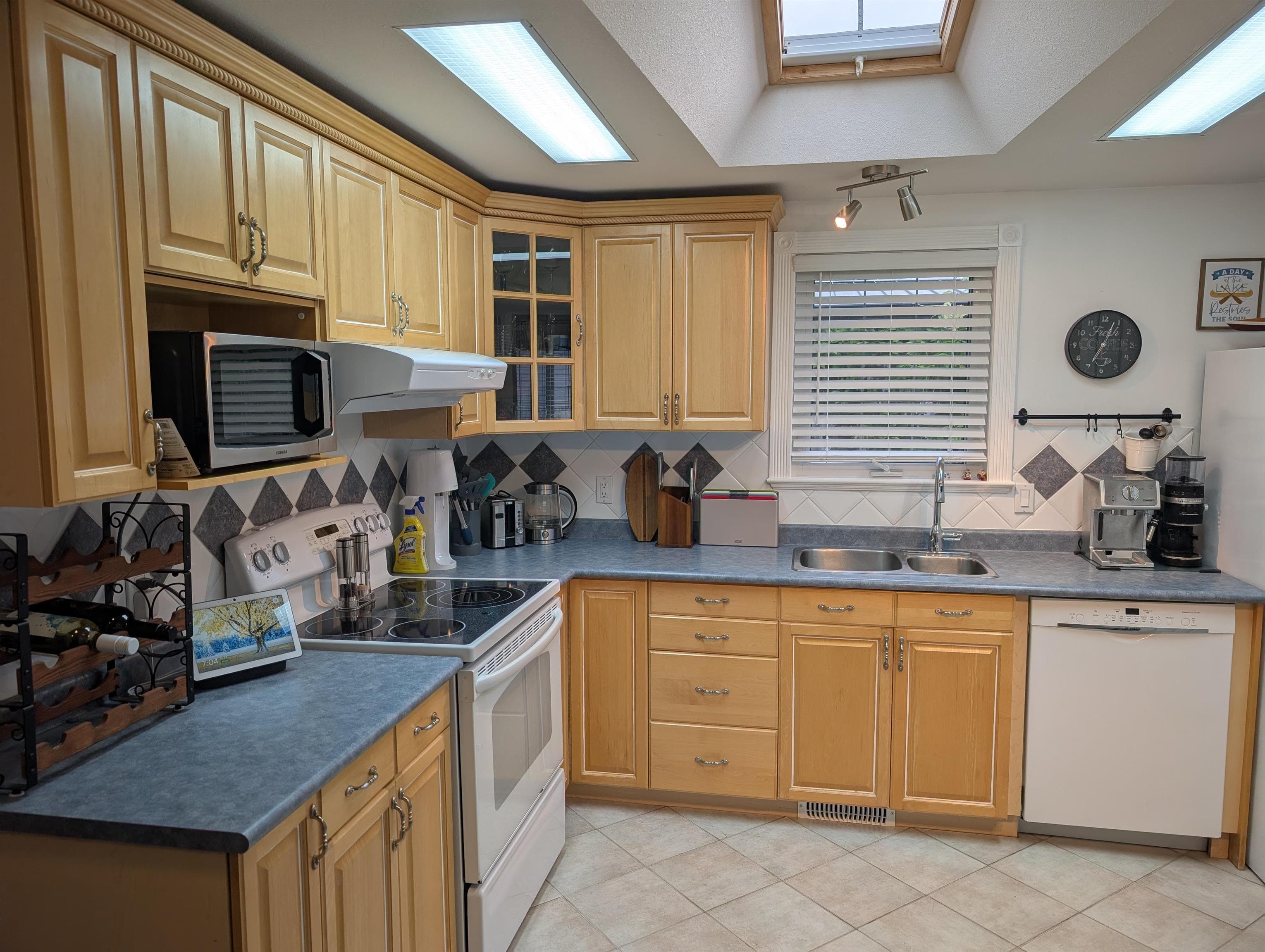 7 - 2303 Cranley Drive, Surrey, V4A 8W9 — photo 4