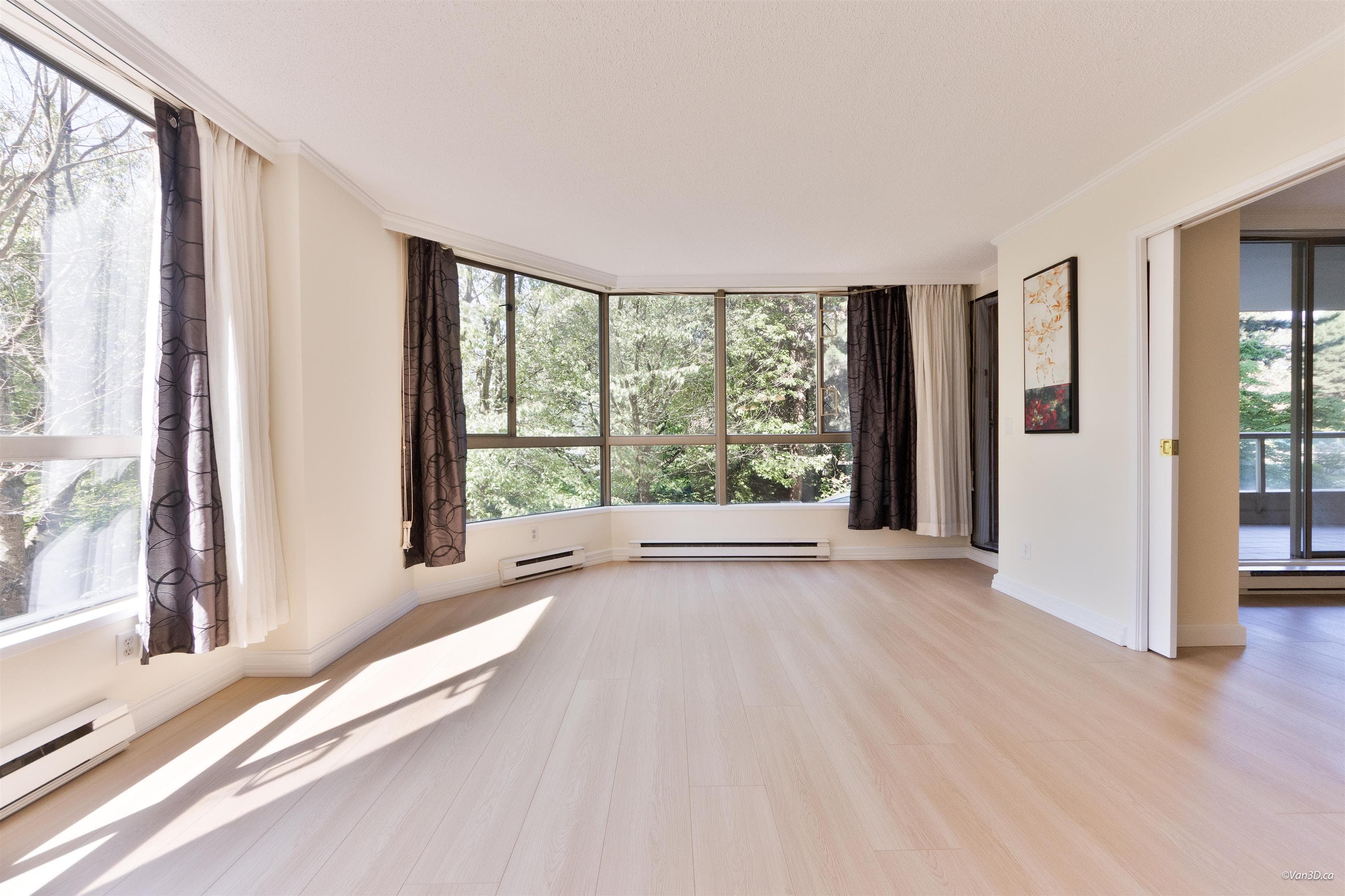 201 - 4350 Beresford Street, Burnaby, V5H 4K9 — photo 2