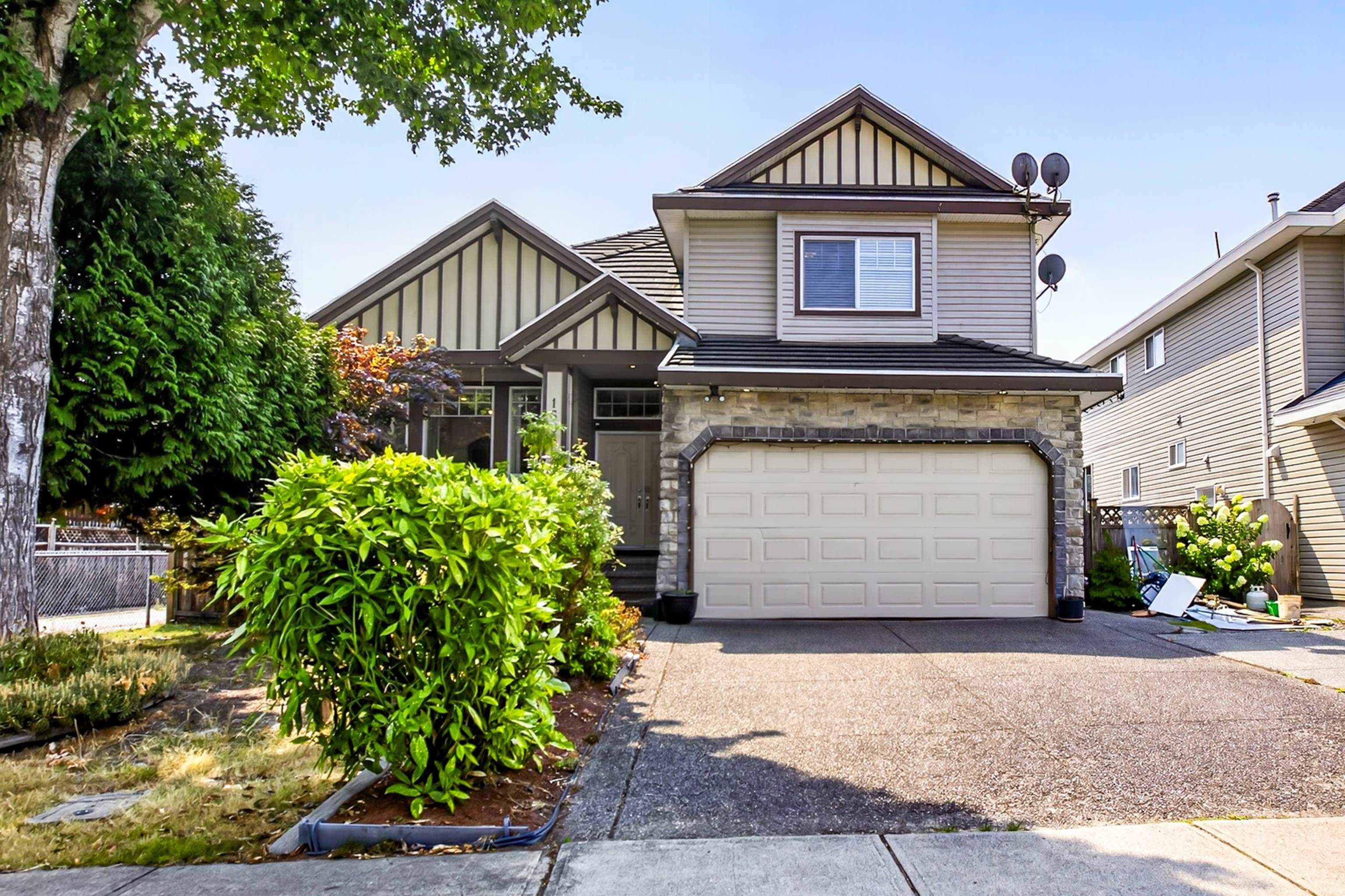 16688 63b Avenue, Surrey, V3S 0W4 — photo 2