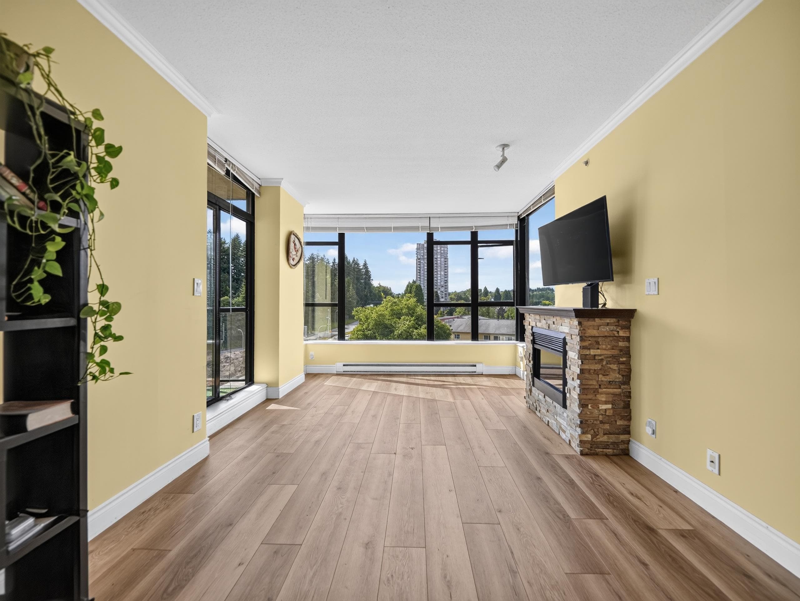 1101 - 11 E Royal Avenue, New Westminster, V3L 0A8 — photo 2