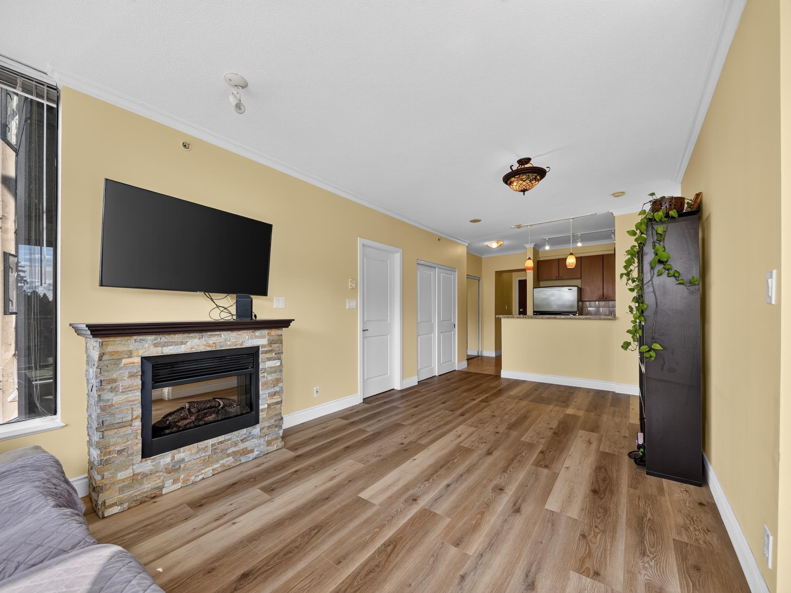 1101 - 11 E Royal Avenue, New Westminster, V3L 0A8 — photo 3