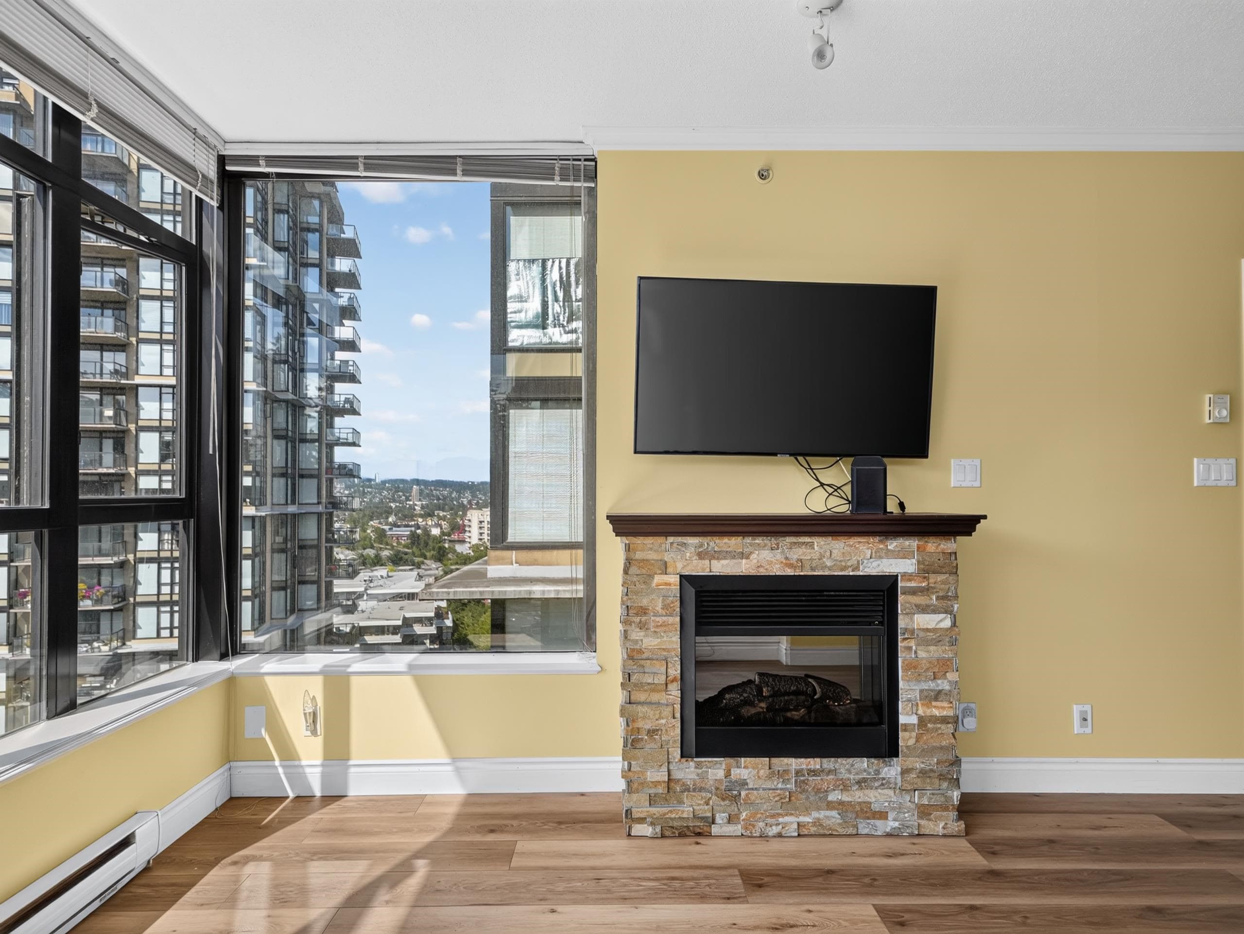 1101 - 11 E Royal Avenue, New Westminster, V3L 0A8 — photo 4
