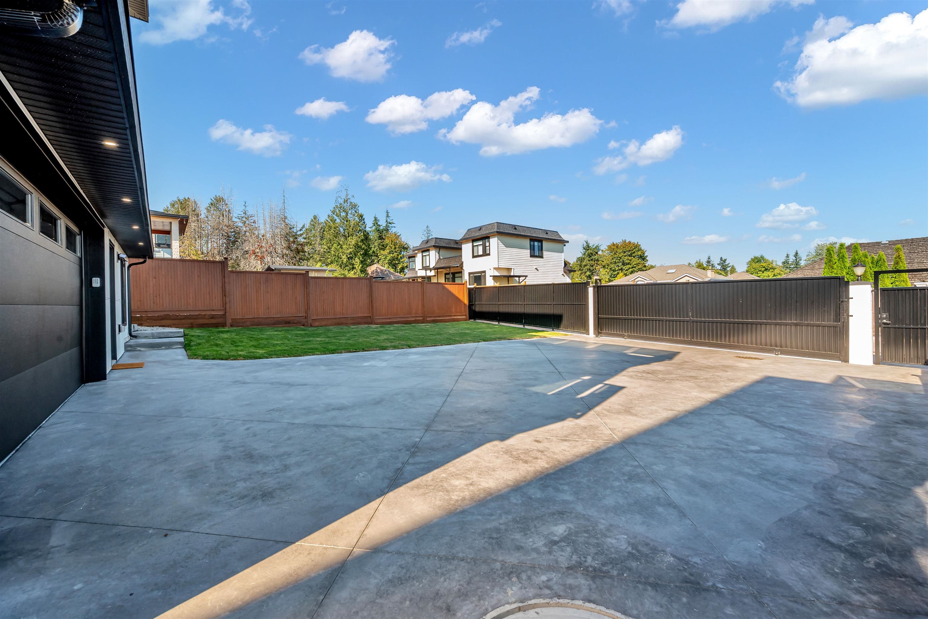 5718 144 Street, Surrey, V3X 1A7 — photo 5