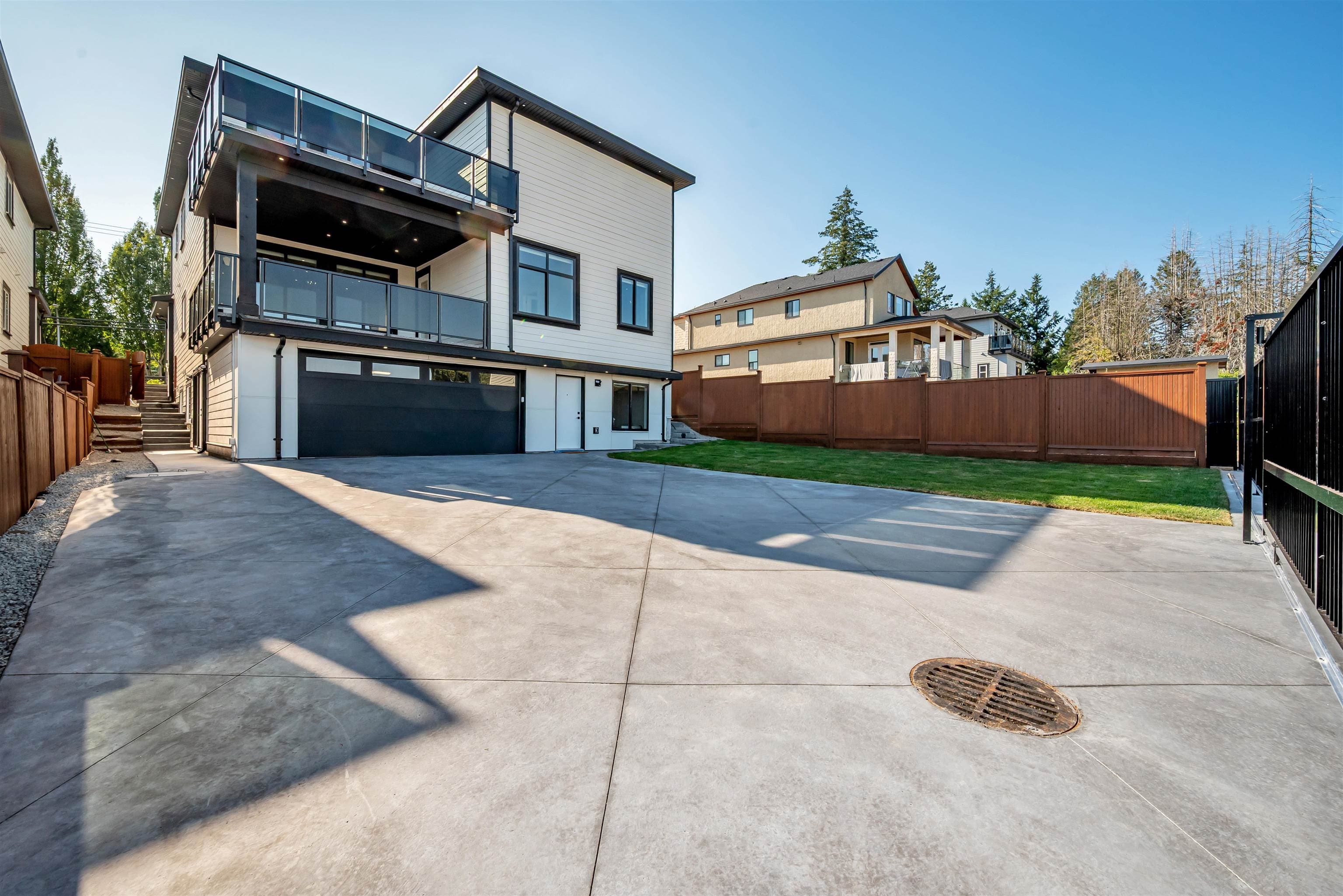 5718 144 Street, Surrey, V3X 1A7 — photo 4