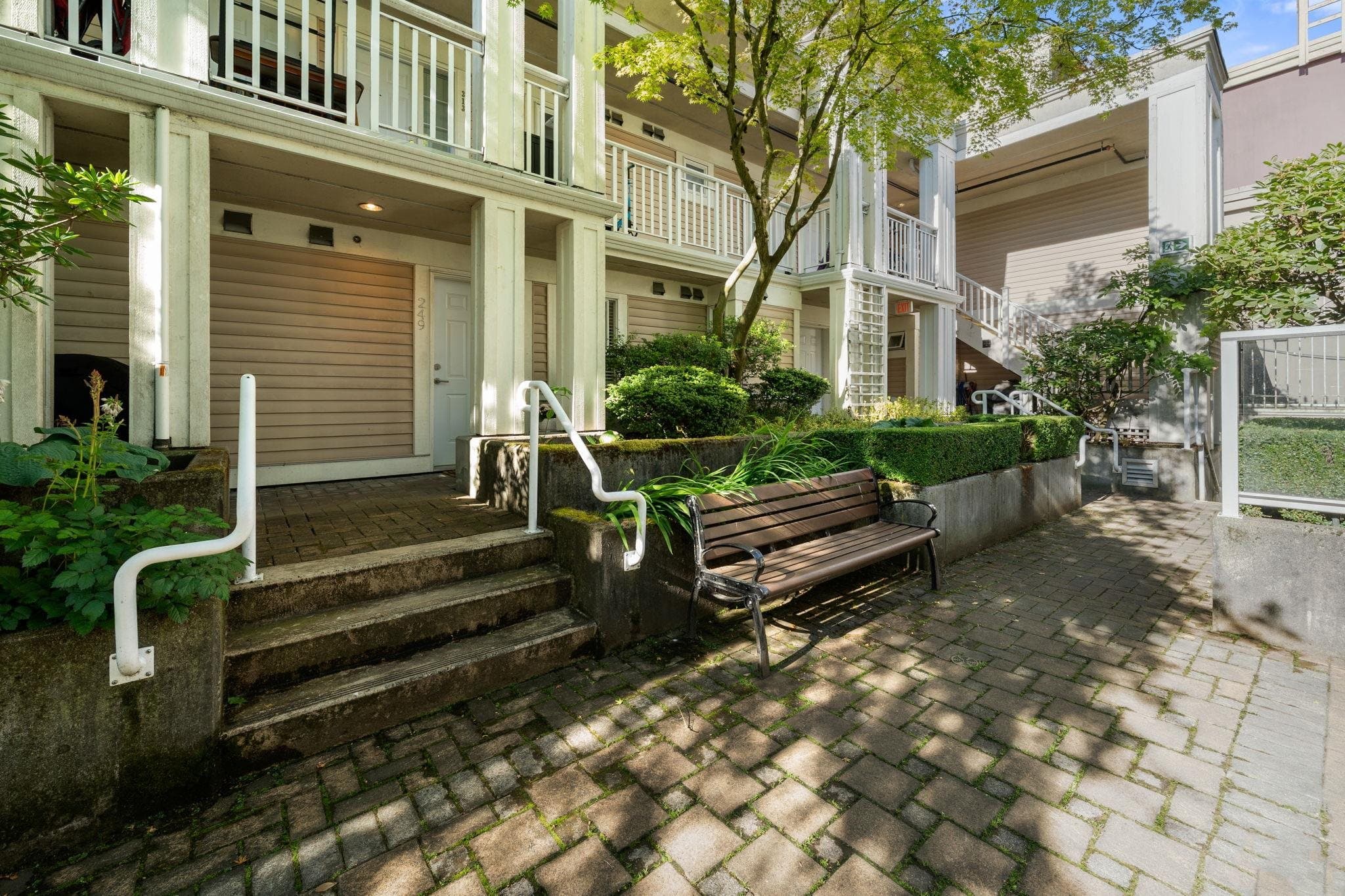 249 - 2565 W Broadway, Vancouver, V6K 2E9 — photo 5