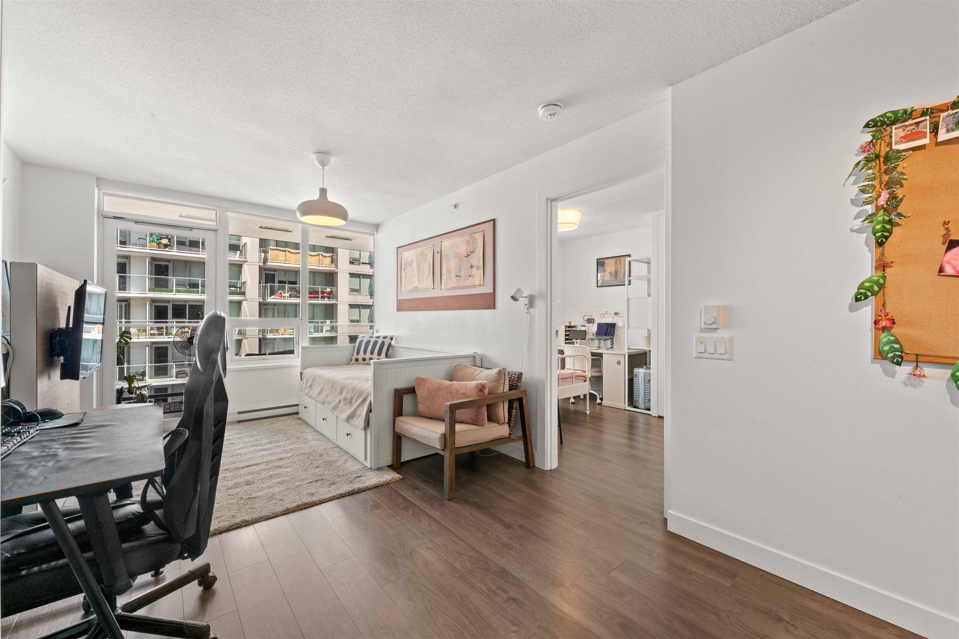 1906 - 988 Quayside Drive, New Westminster, V3M 0L5 — photo 2