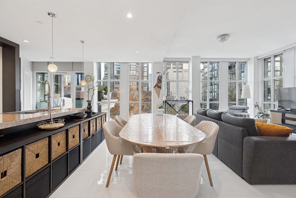 402 - 1102 Hornby Street, Vancouver, V6Z 1V8 — photo 1