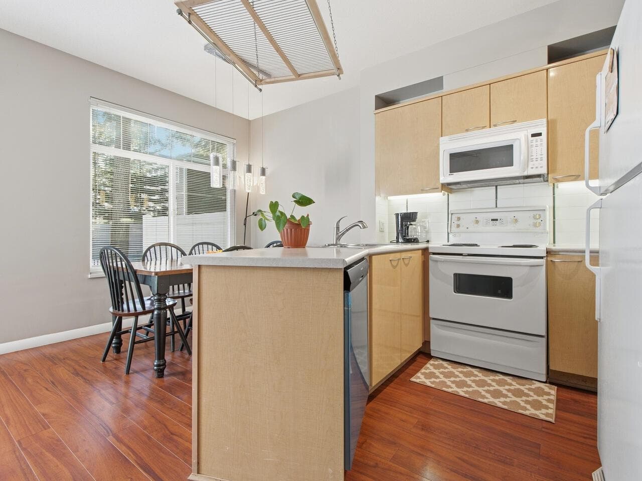 3 - 2678 King George Boulevard, Surrey, V4P 1H6 — photo 3